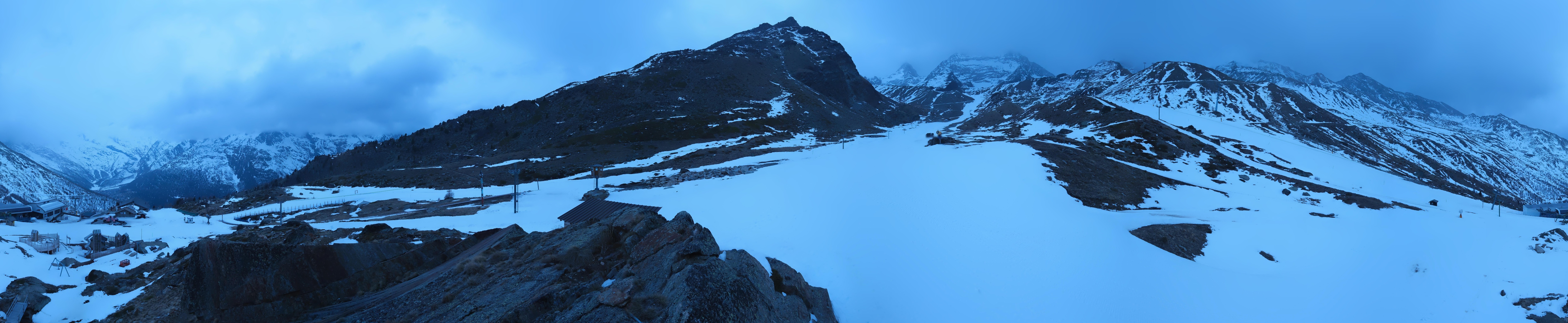 Archived image Webcam Mid-Station Kreuzboden Gondola Saas-Grund Hohsaas
