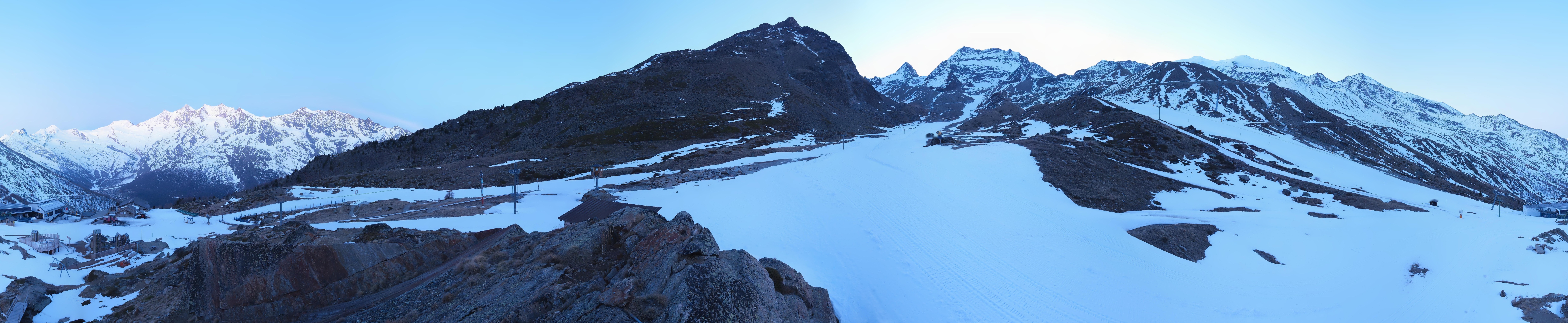 Archived image Webcam Mid-Station Kreuzboden Gondola Saas-Grund Hohsaas