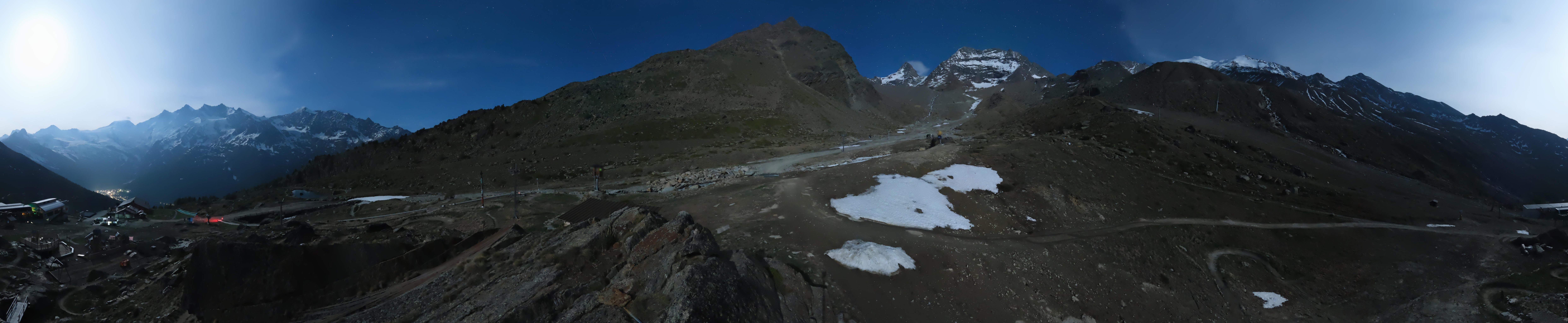Archived image Webcam Mid-Station Kreuzboden Gondola Saas-Grund Hohsaas