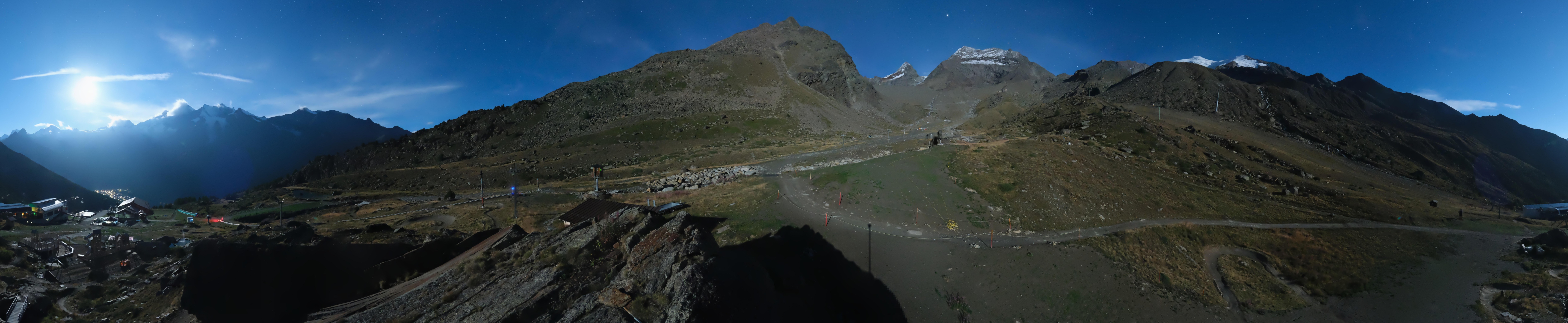 Archived image Webcam Mid-Station Kreuzboden Gondola Saas-Grund Hohsaas
