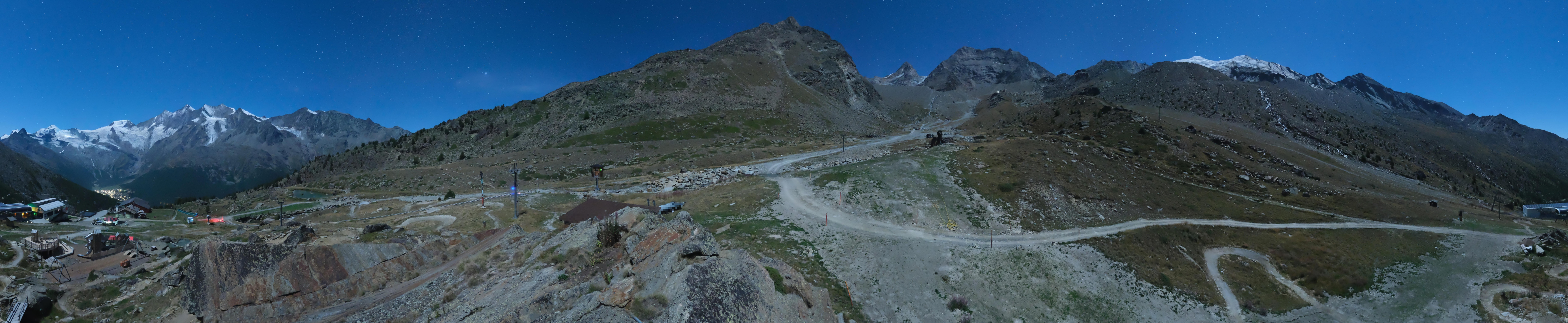 Archived image Webcam Mid-Station Kreuzboden Gondola Saas-Grund Hohsaas