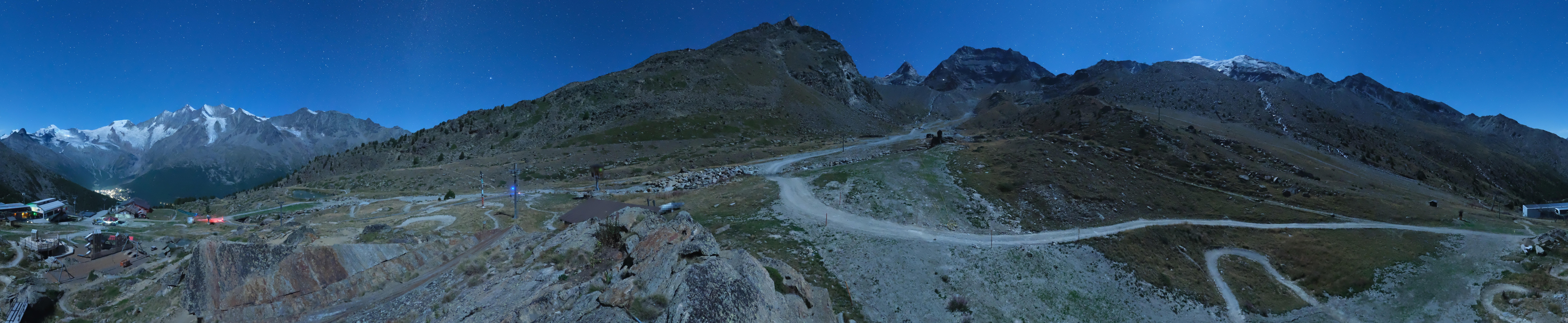 Archived image Webcam Mid-Station Kreuzboden Gondola Saas-Grund Hohsaas