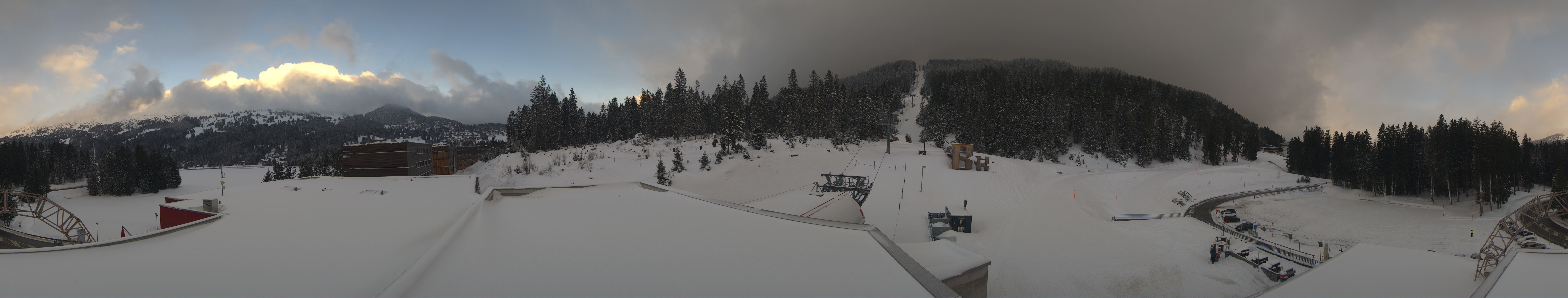 Archived image Webcam Base Station Rothorn Gondola Lenzerheide