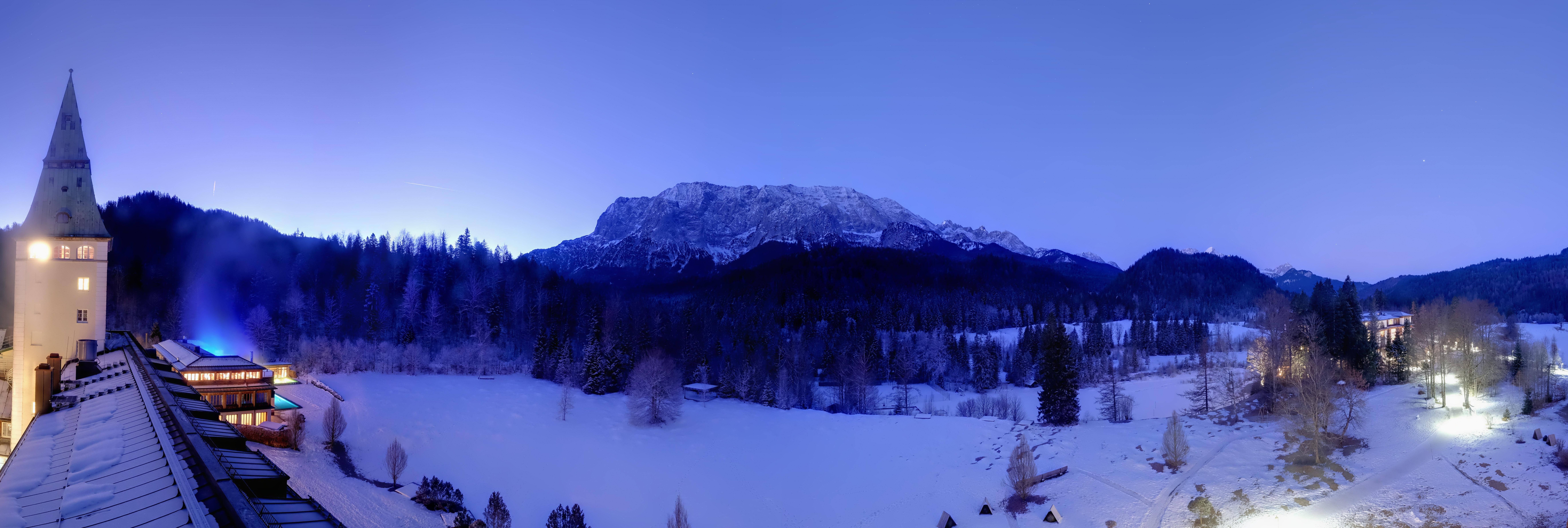 Archiv Foto Webcam Garmisch-Partenkirchen: Schloss Elmau