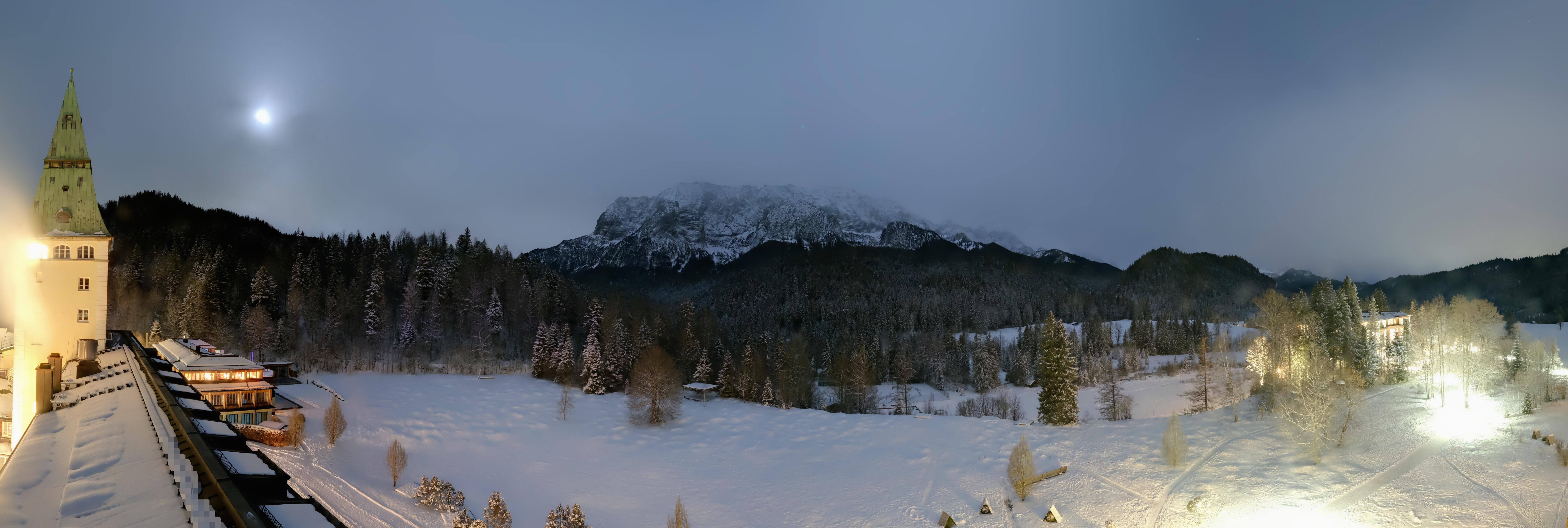 Archiv Foto Webcam Garmisch-Partenkirchen: Schloss Elmau