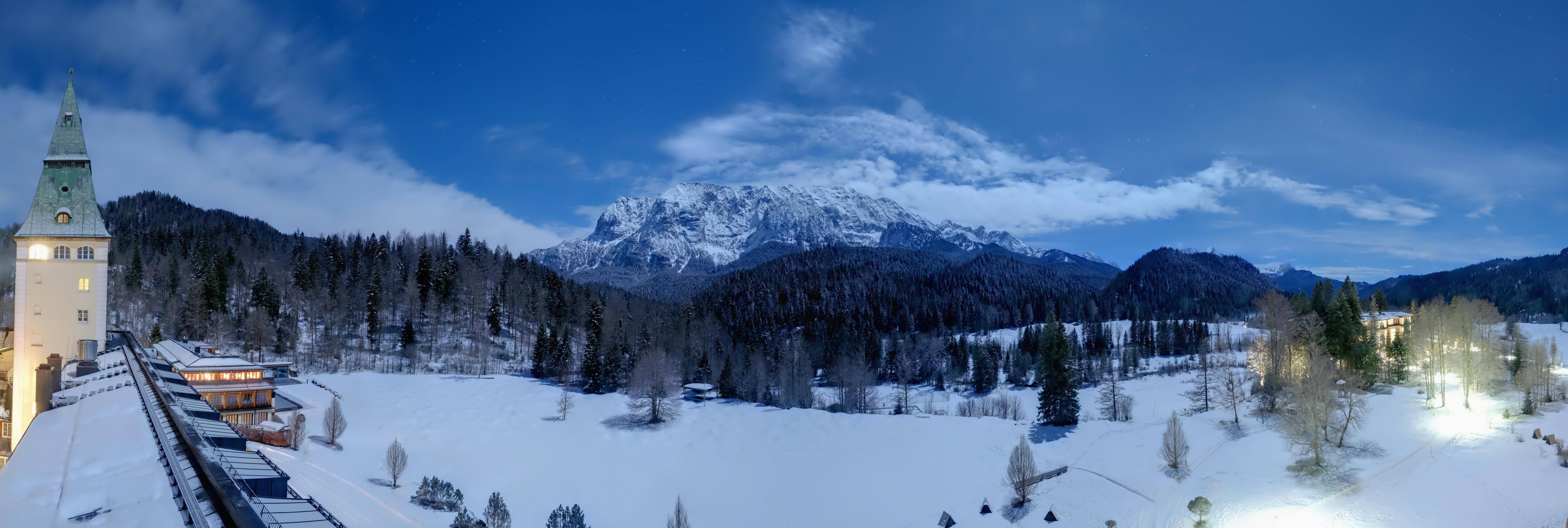Archiv Foto Webcam Garmisch-Partenkirchen: Schloss Elmau
