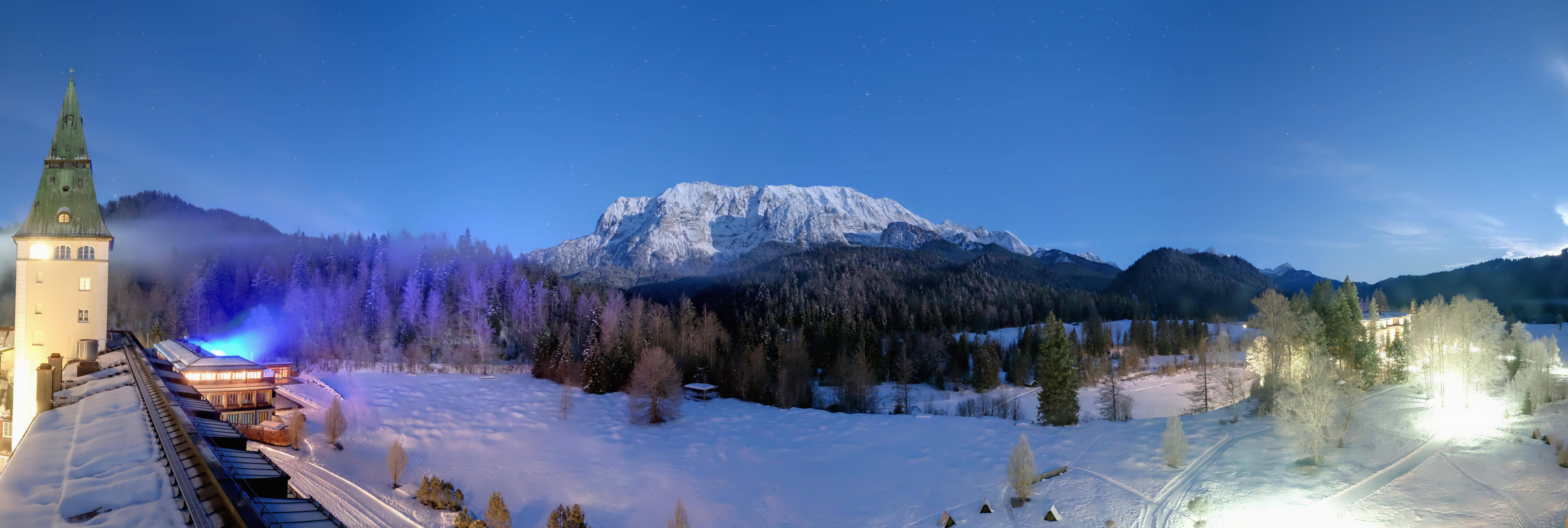 Archiv Foto Webcam Garmisch-Partenkirchen: Schloss Elmau
