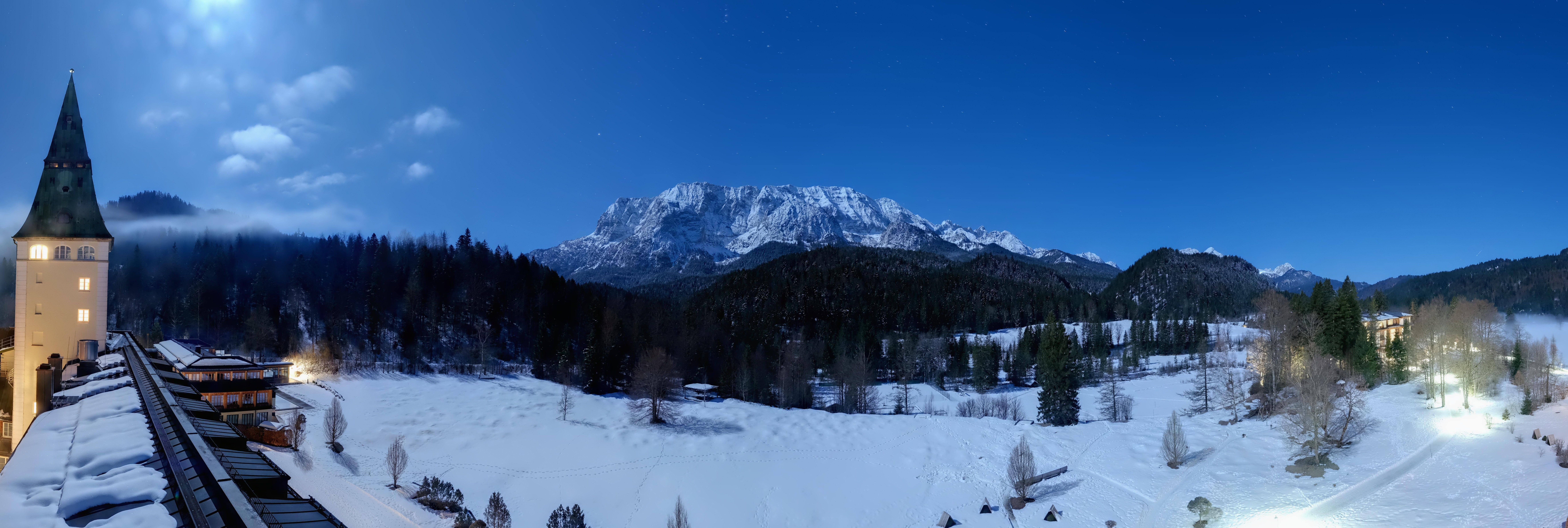 Archiv Foto Webcam Garmisch-Partenkirchen: Schloss Elmau