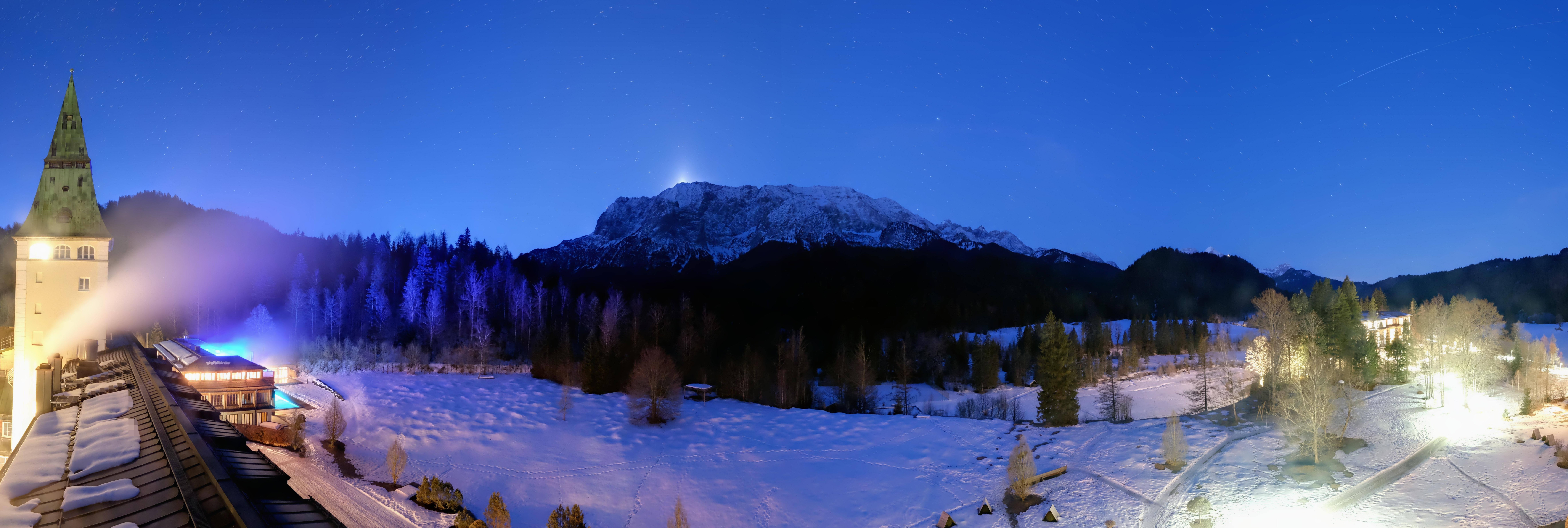 Archiv Foto Webcam Garmisch-Partenkirchen: Schloss Elmau