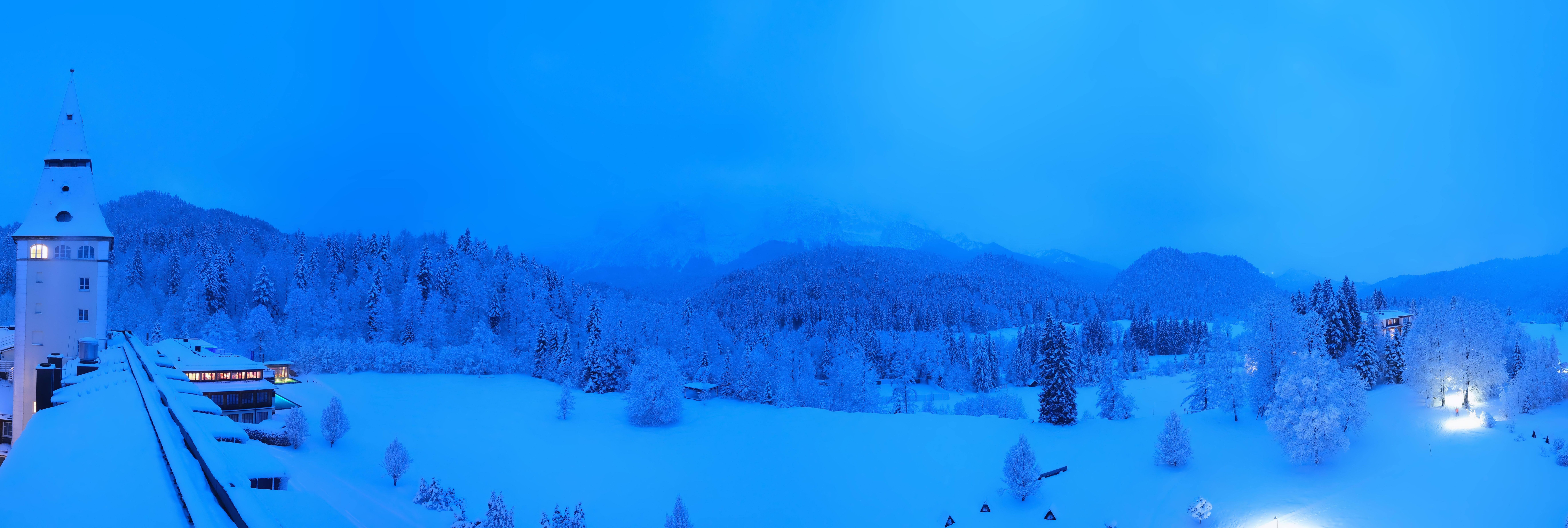 Archiv Foto Webcam Garmisch-Partenkirchen: Schloss Elmau