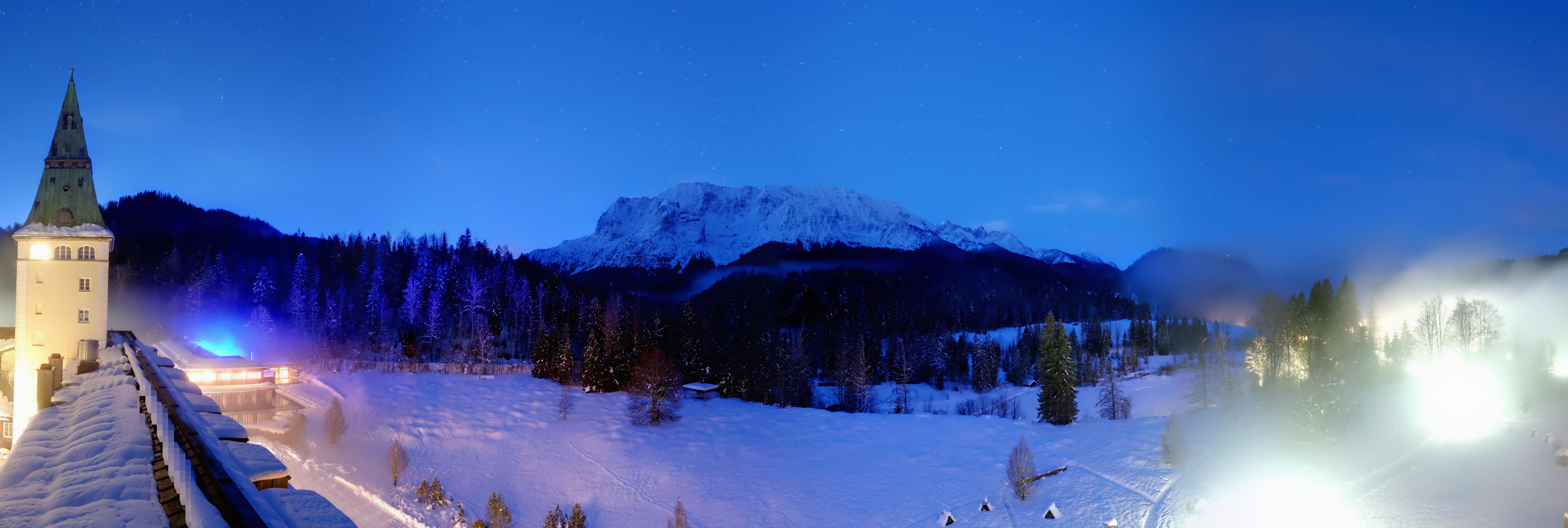 Archiv Foto Webcam Garmisch-Partenkirchen: Schloss Elmau