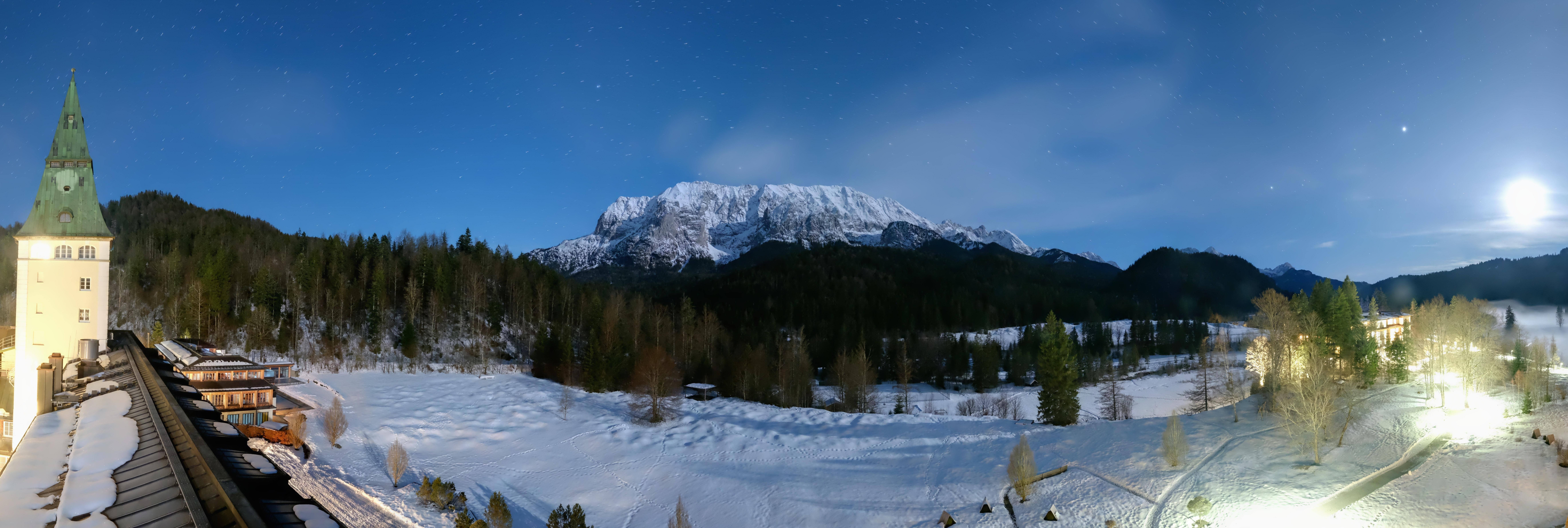 Archiv Foto Webcam Garmisch-Partenkirchen: Schloss Elmau
