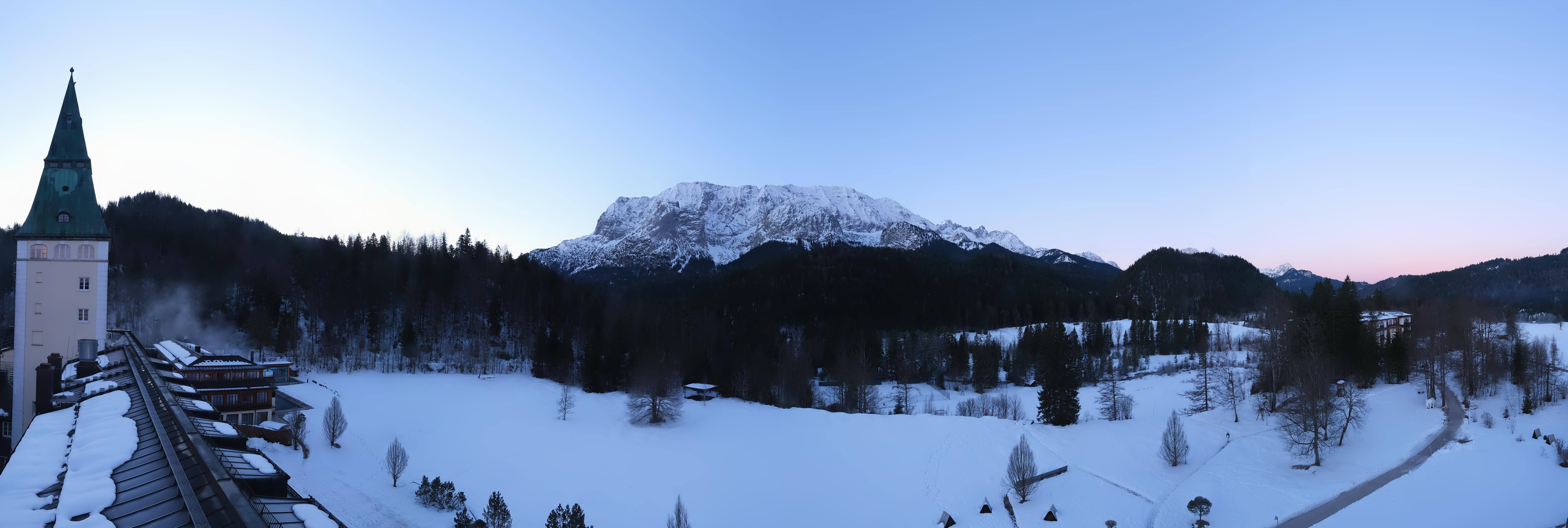 Archiv Foto Webcam Garmisch-Partenkirchen: Schloss Elmau