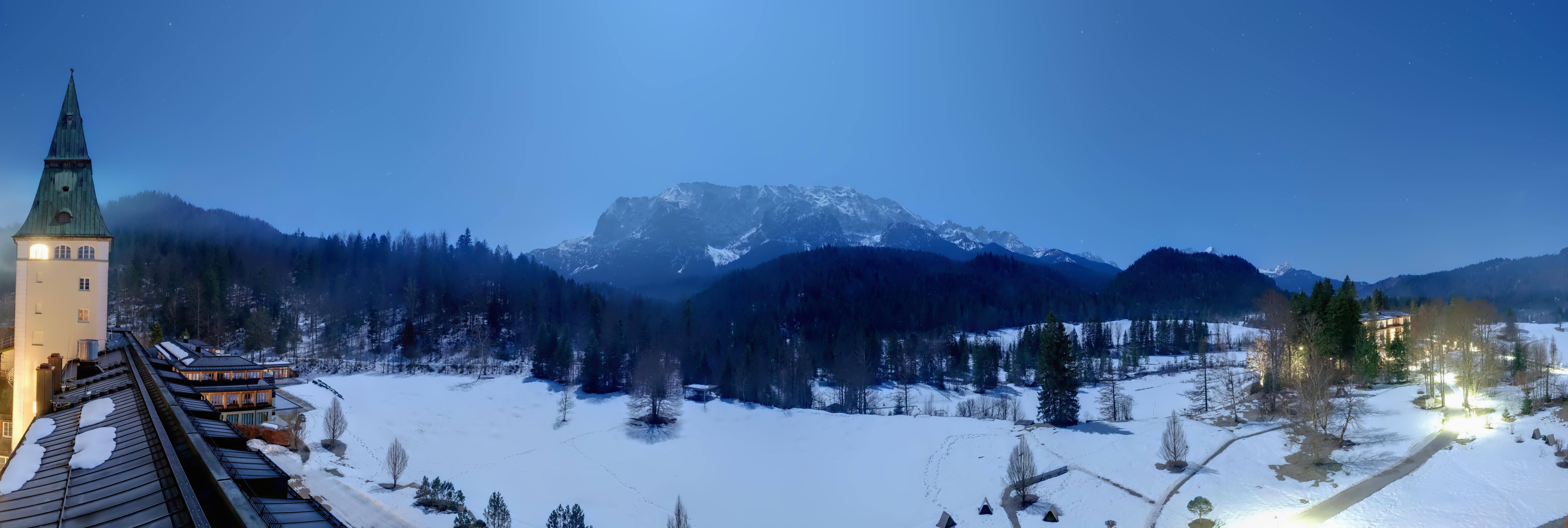 Archiv Foto Webcam Garmisch-Partenkirchen: Schloss Elmau