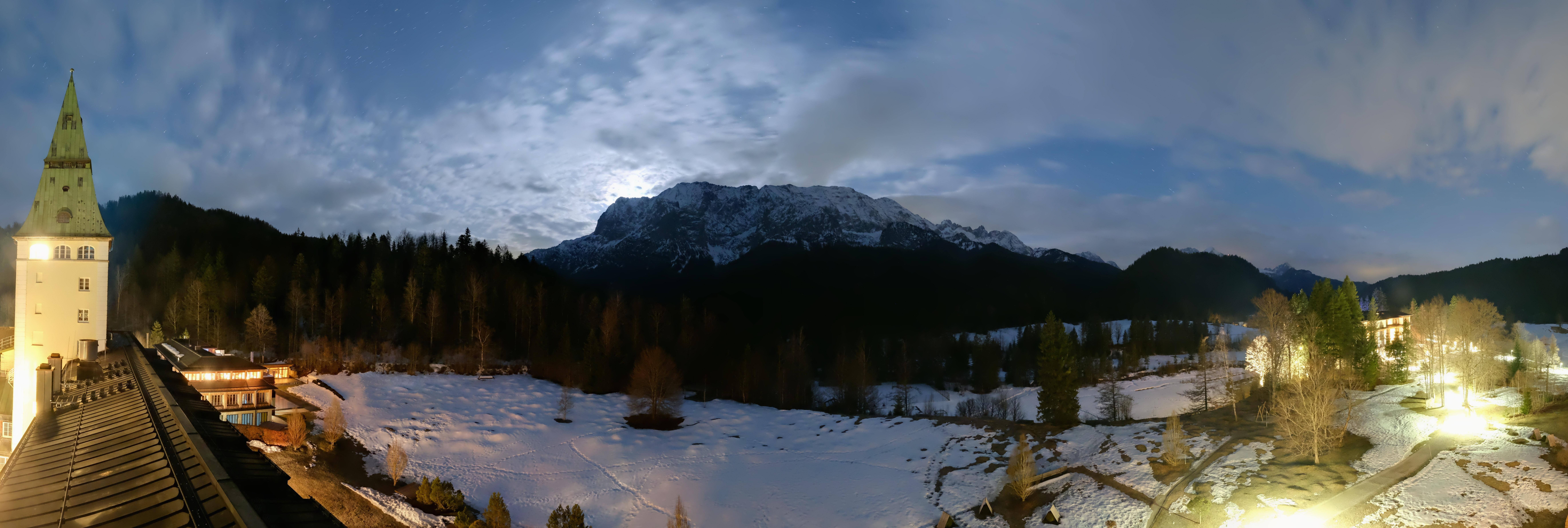 Archiv Foto Webcam Garmisch-Partenkirchen: Schloss Elmau