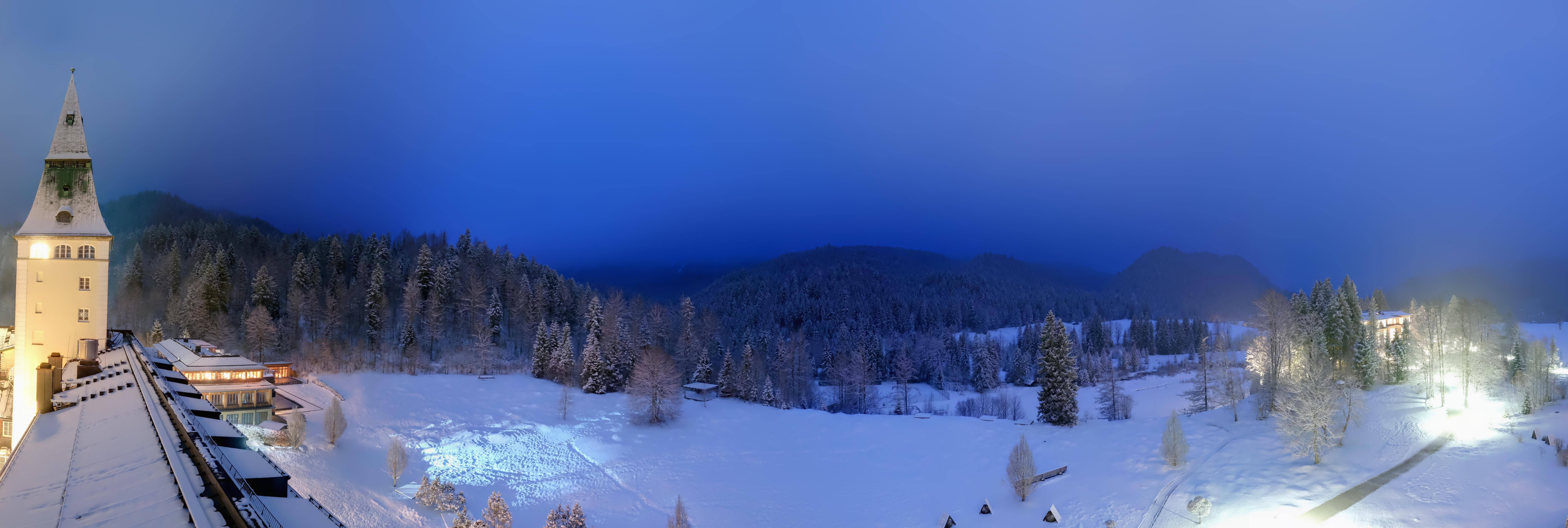 Archiv Foto Webcam Garmisch-Partenkirchen: Schloss Elmau
