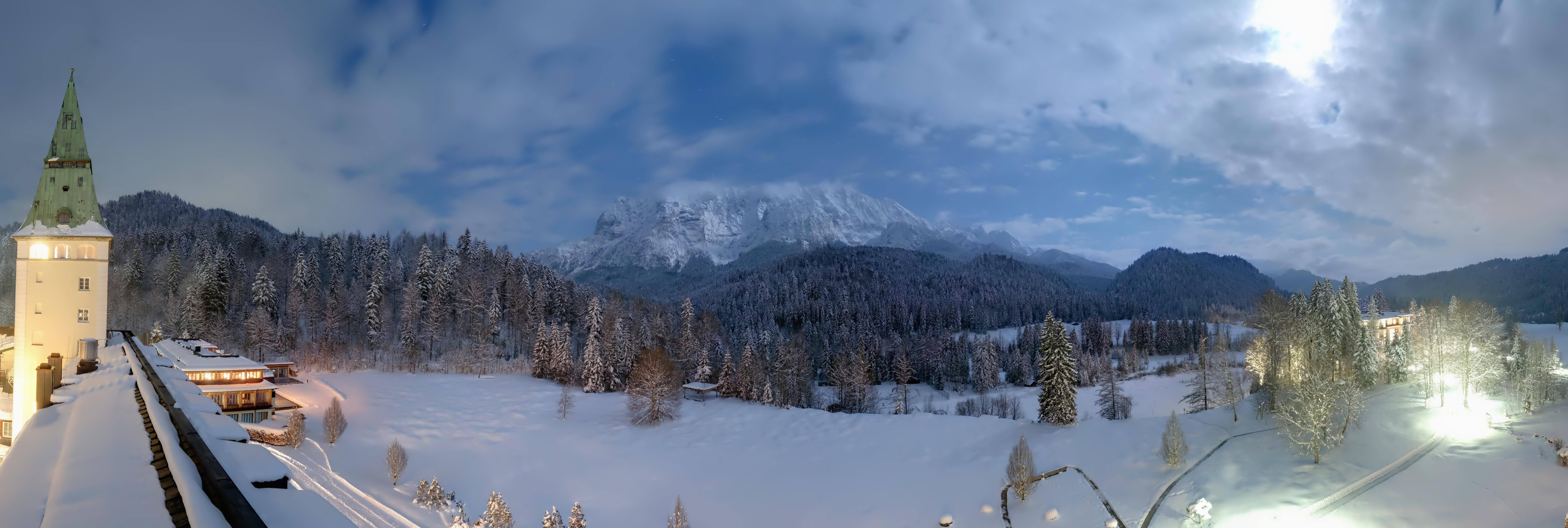 Archiv Foto Webcam Garmisch-Partenkirchen: Schloss Elmau