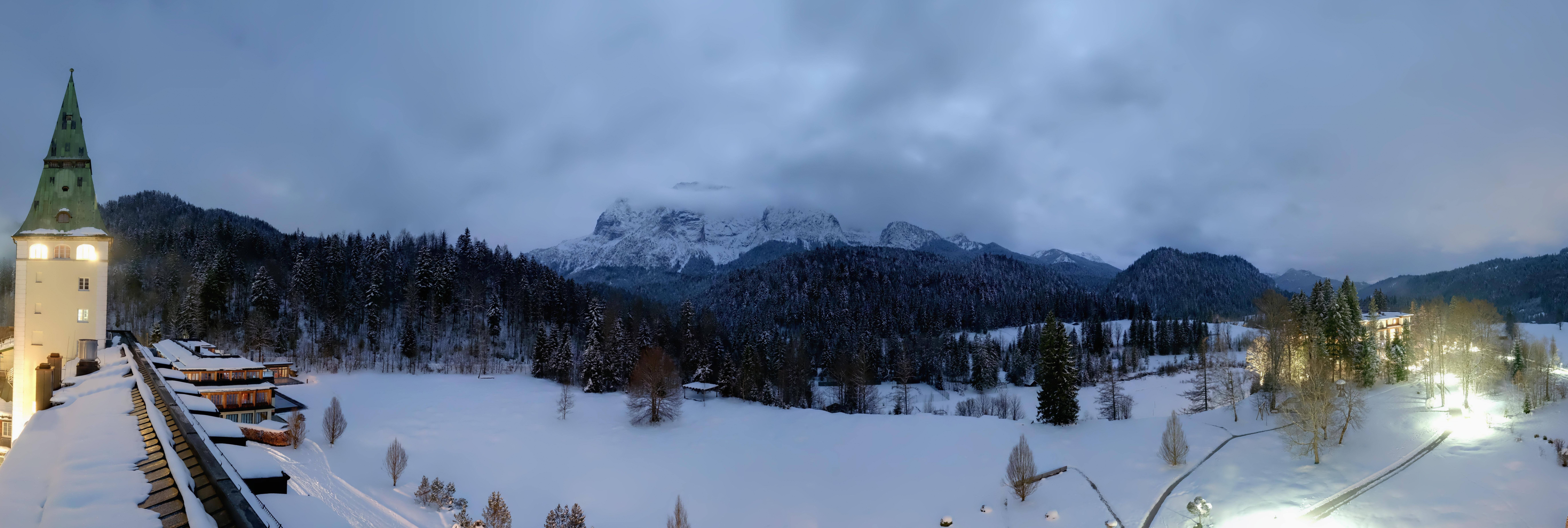 Archiv Foto Webcam Garmisch-Partenkirchen: Schloss Elmau