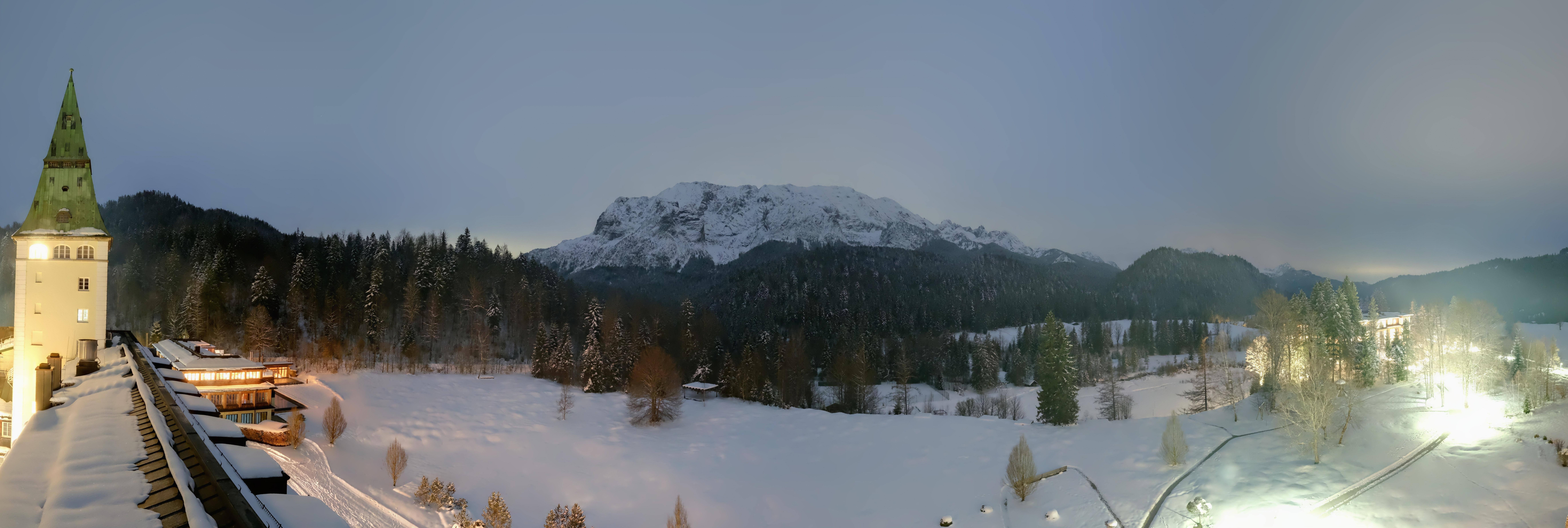 Archiv Foto Webcam Garmisch-Partenkirchen: Schloss Elmau