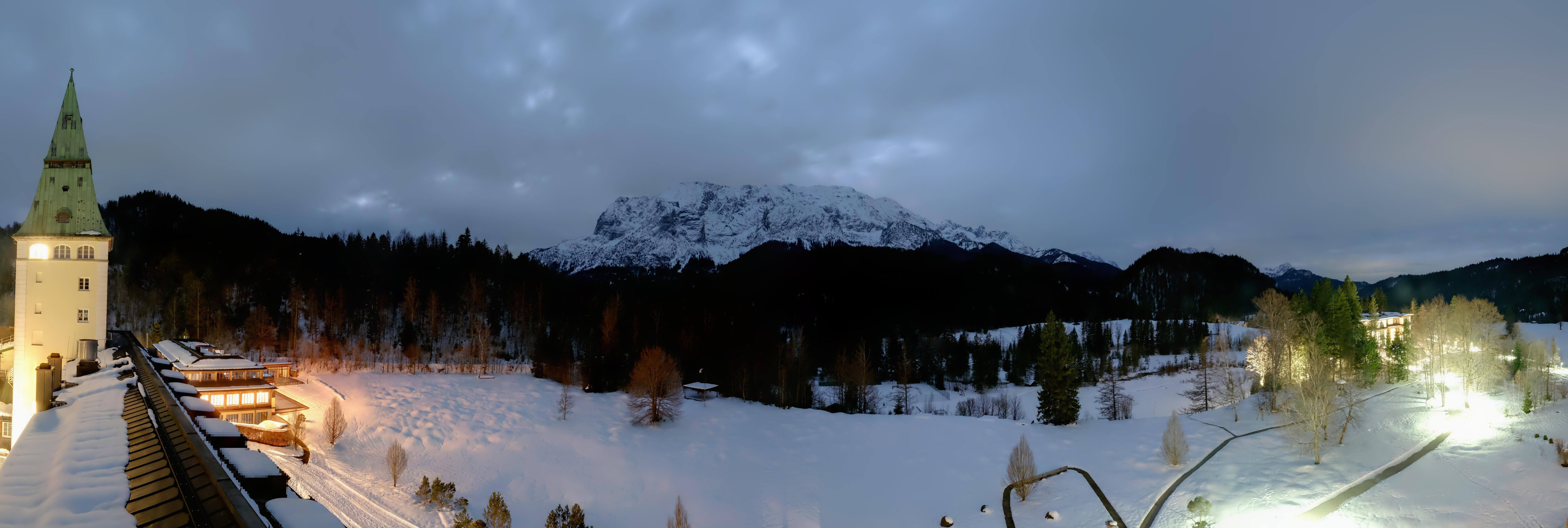 Archiv Foto Webcam Garmisch-Partenkirchen: Schloss Elmau