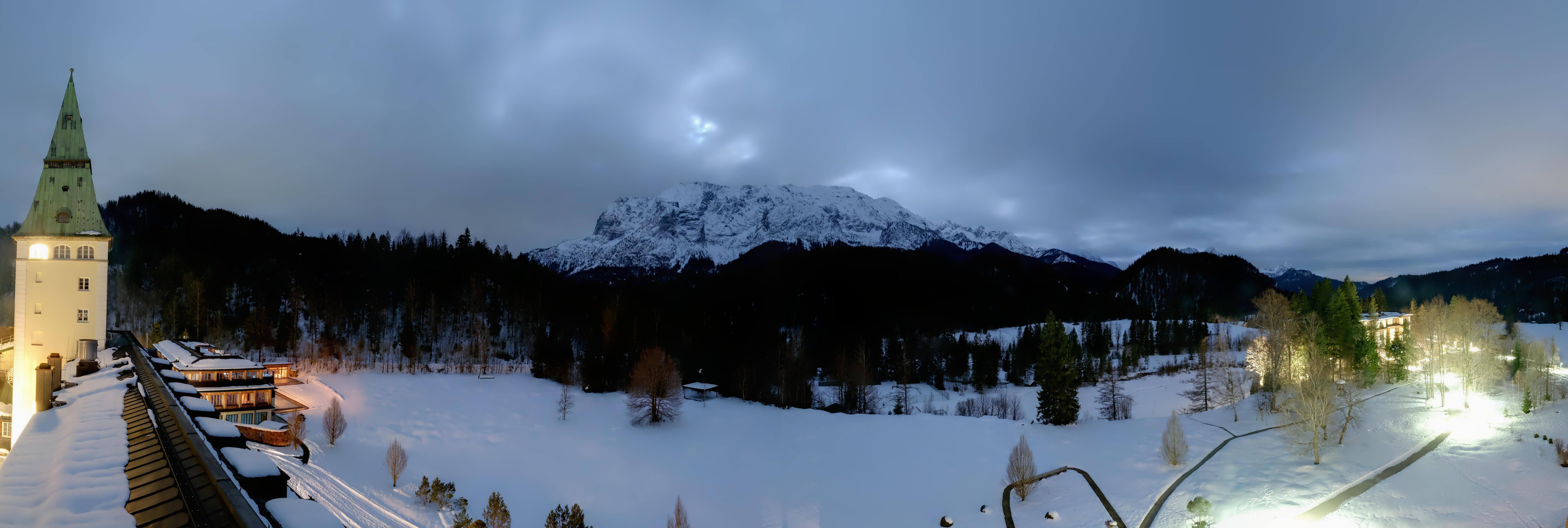 Archiv Foto Webcam Garmisch-Partenkirchen: Schloss Elmau