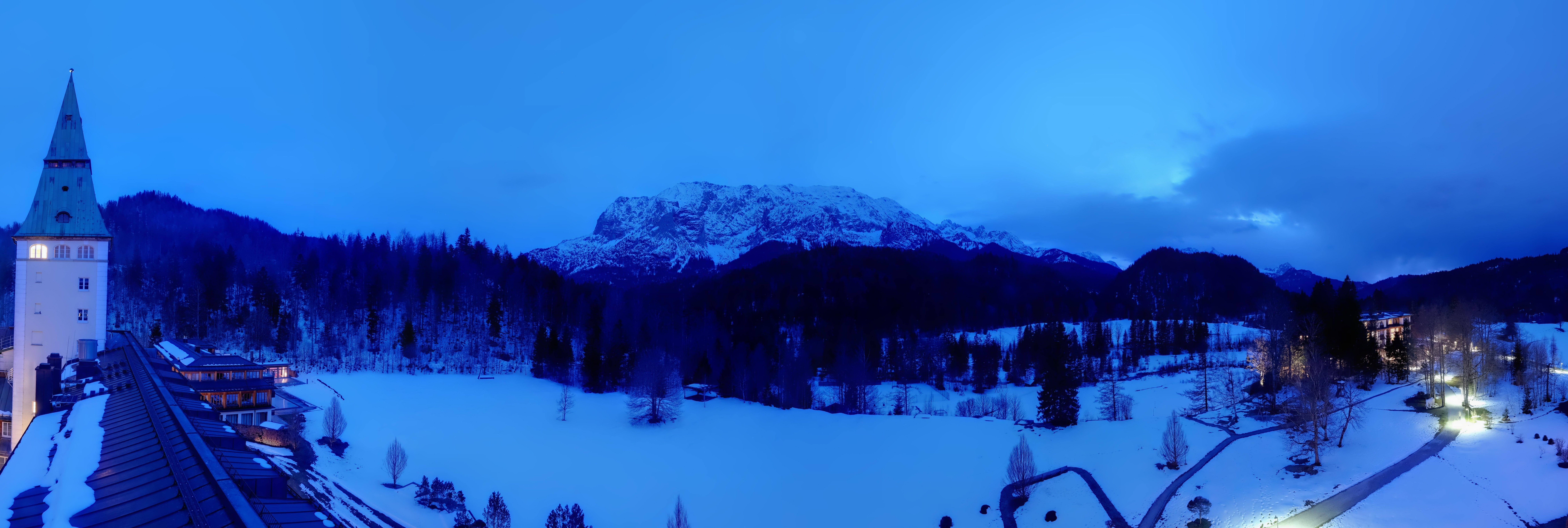 Archiv Foto Webcam Garmisch-Partenkirchen: Schloss Elmau