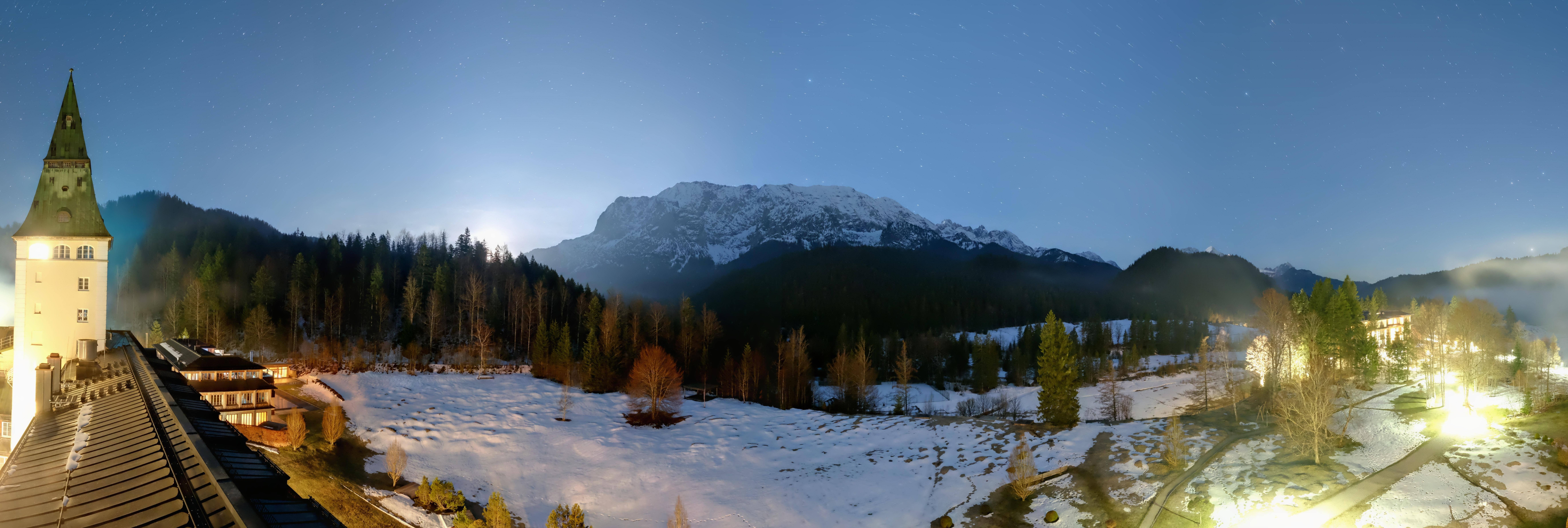 Archiv Foto Webcam Garmisch-Partenkirchen: Schloss Elmau