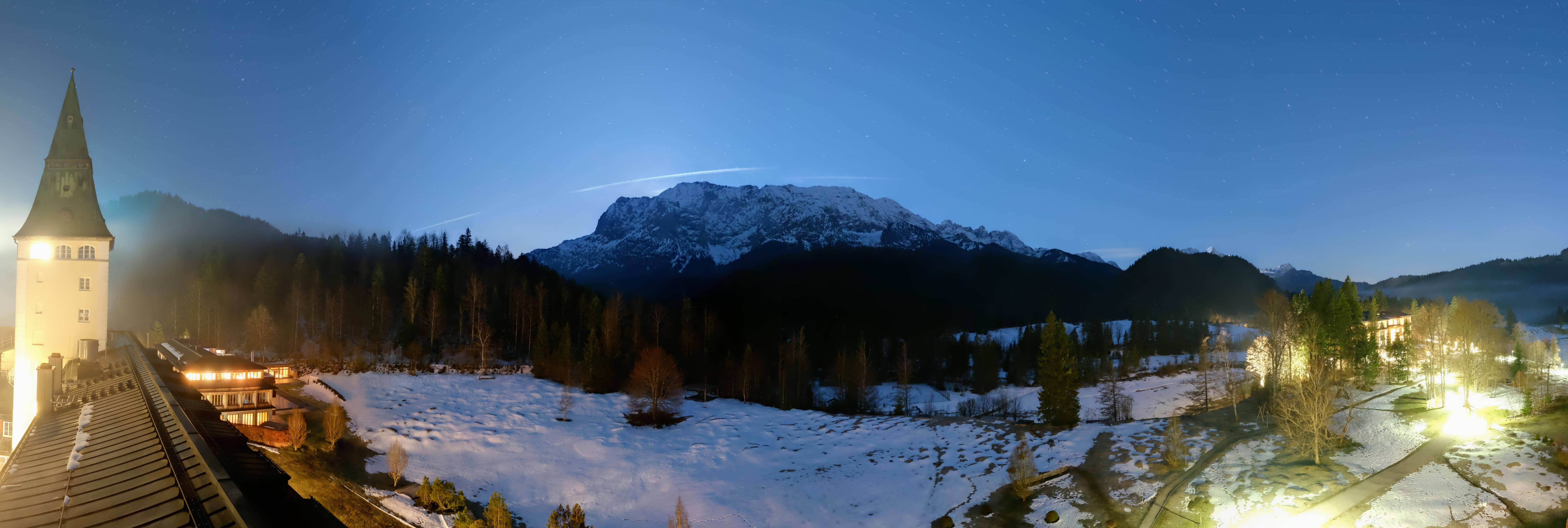 Archiv Foto Webcam Garmisch-Partenkirchen: Schloss Elmau