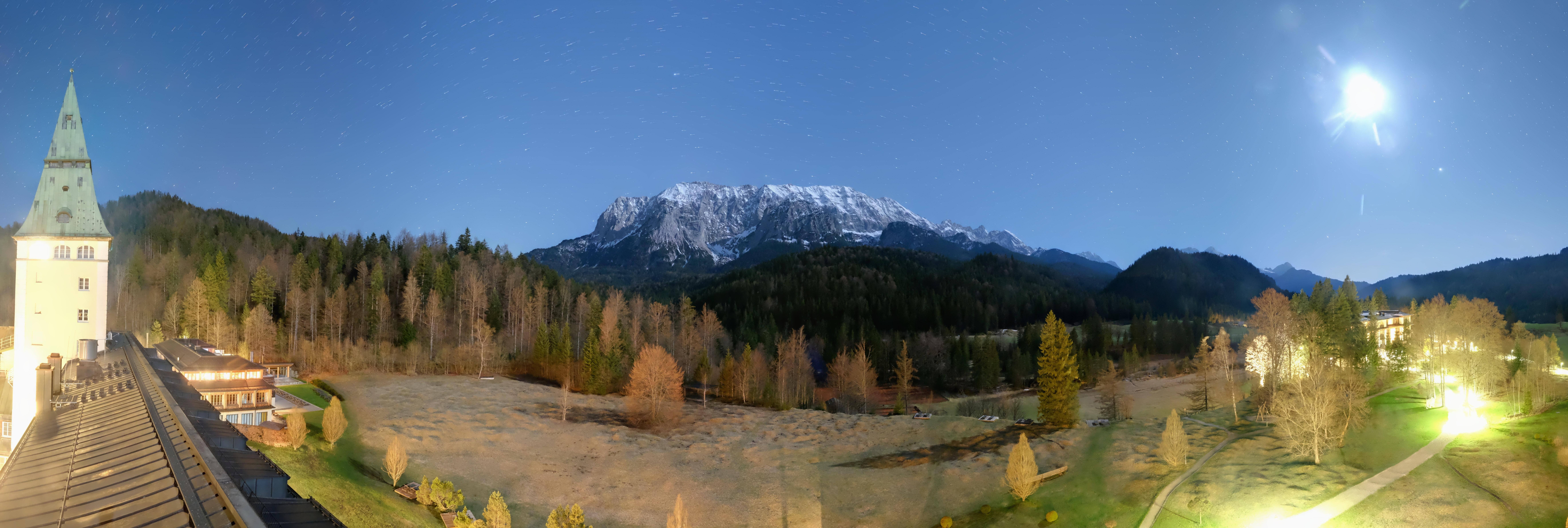 Archiv Foto Webcam Garmisch-Partenkirchen: Schloss Elmau