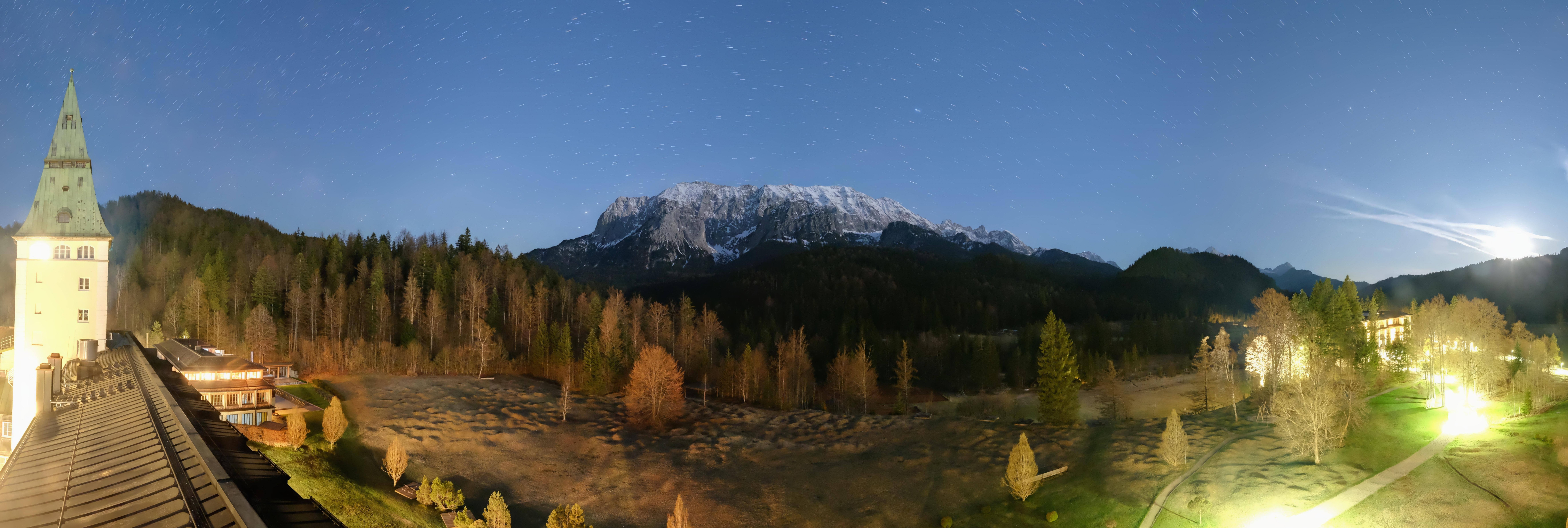 Archiv Foto Webcam Garmisch-Partenkirchen: Schloss Elmau