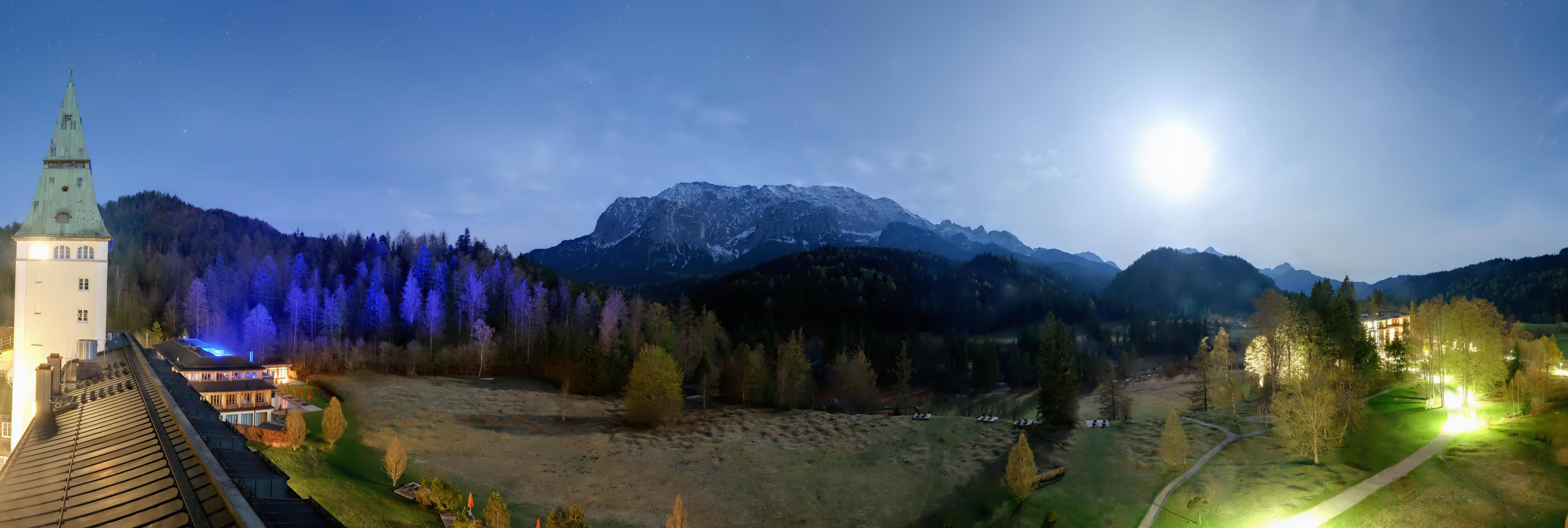 Archiv Foto Webcam Garmisch-Partenkirchen: Schloss Elmau