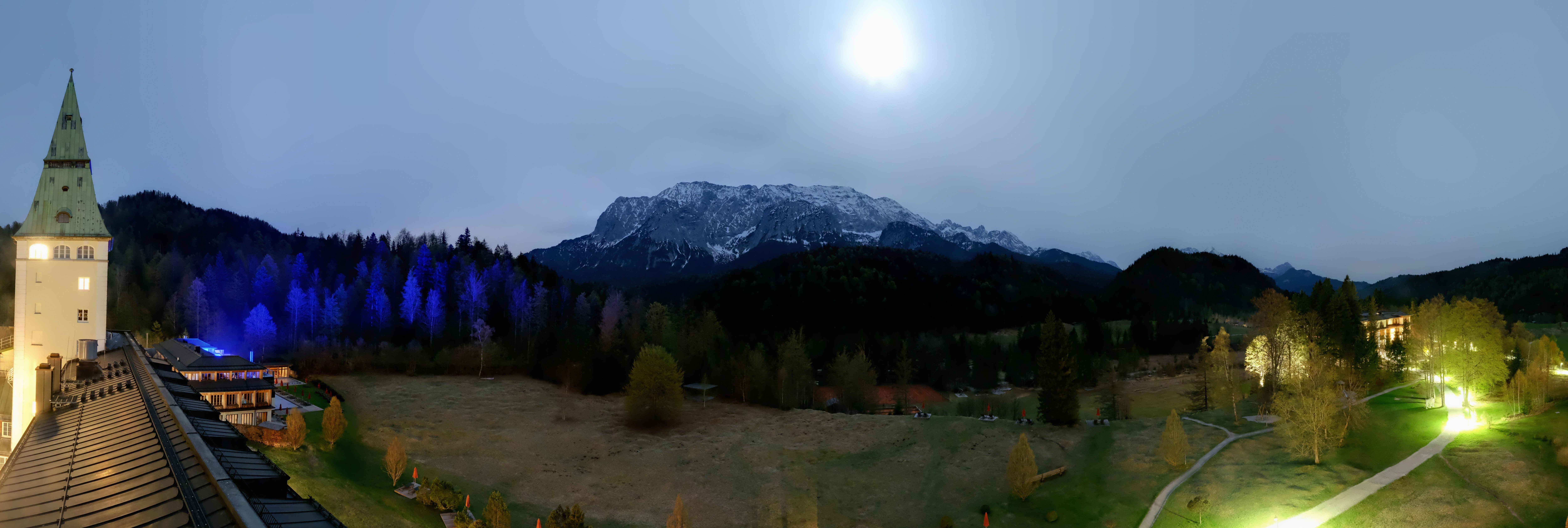 Archiv Foto Webcam Garmisch-Partenkirchen: Schloss Elmau