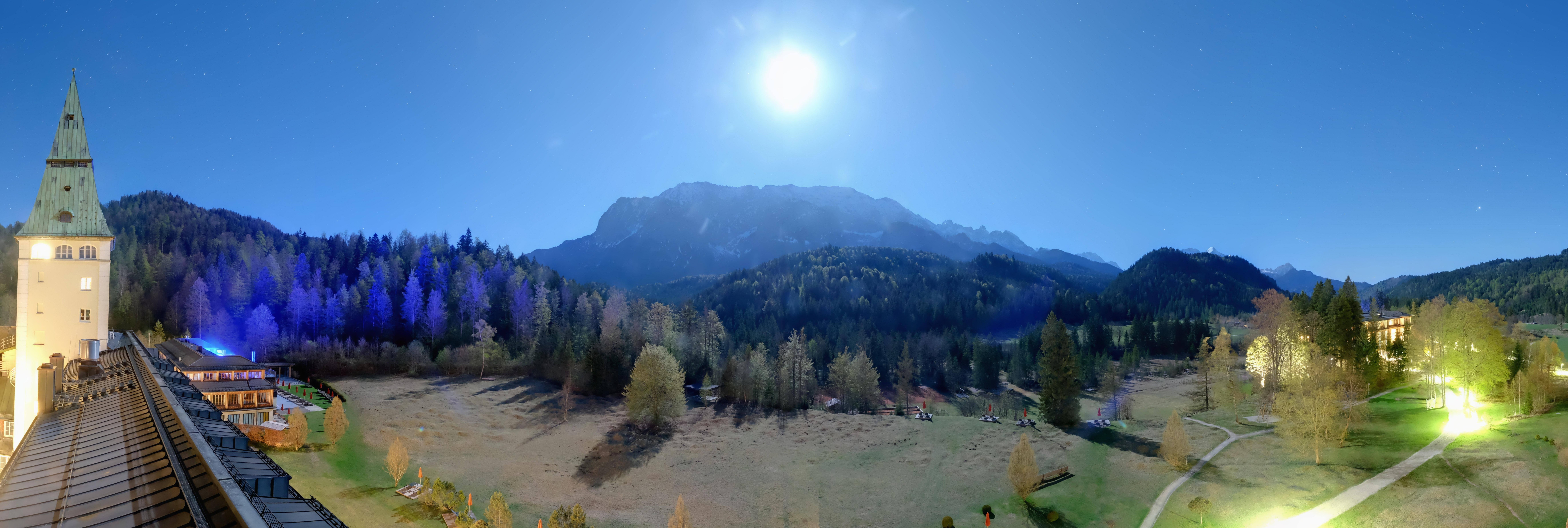 Archiv Foto Webcam Garmisch-Partenkirchen: Schloss Elmau