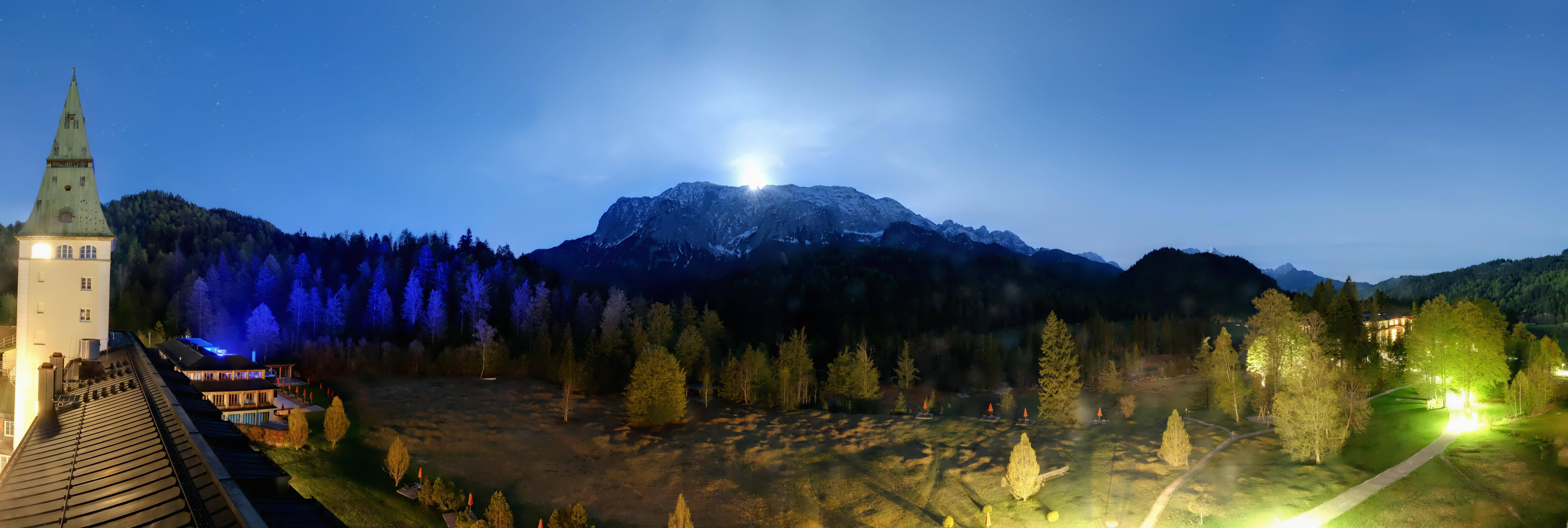 Archiv Foto Webcam Garmisch-Partenkirchen: Schloss Elmau