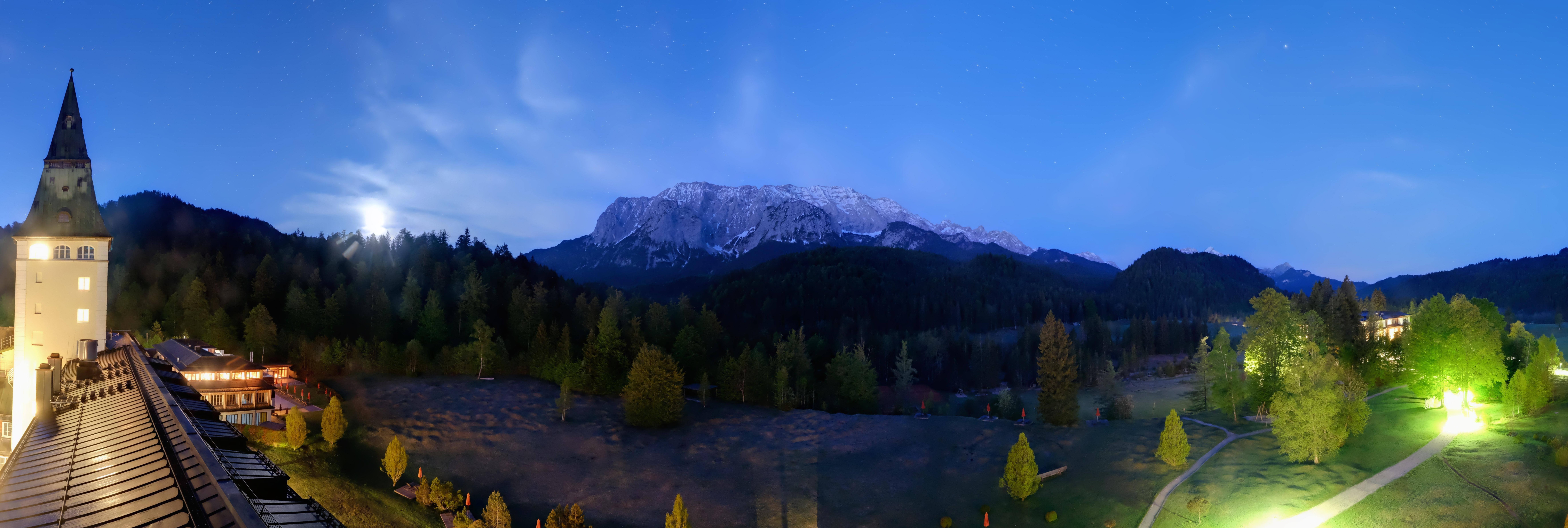 Archiv Foto Webcam Garmisch-Partenkirchen: Schloss Elmau