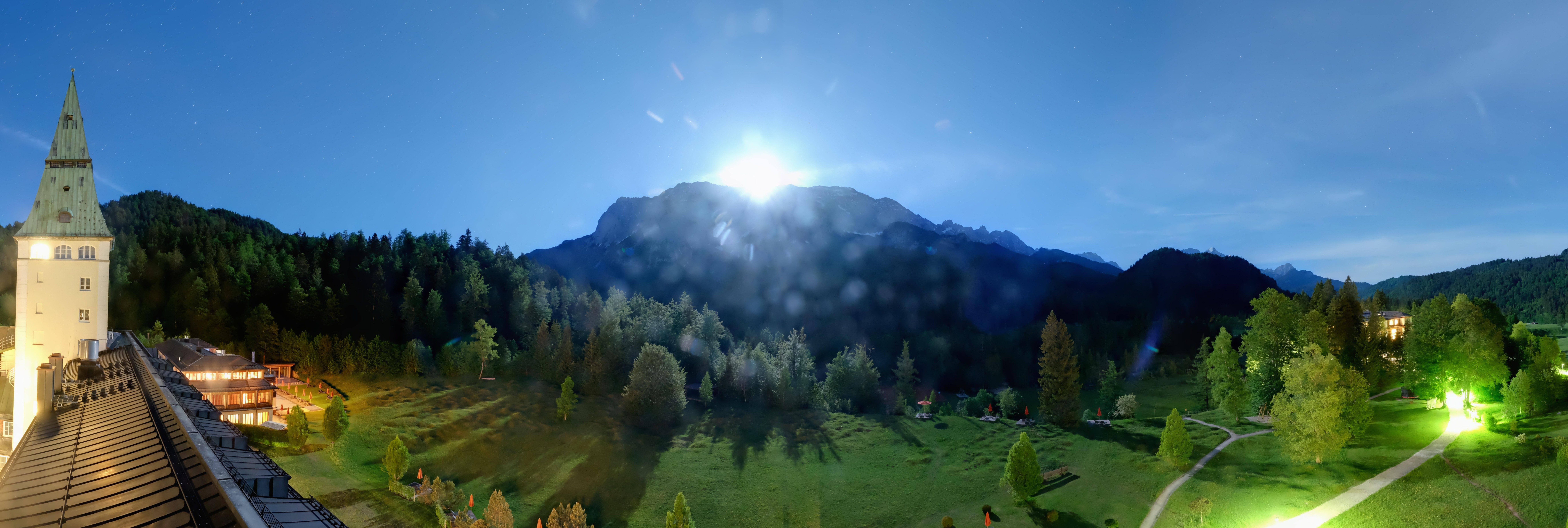 Archiv Foto Webcam Garmisch-Partenkirchen: Schloss Elmau