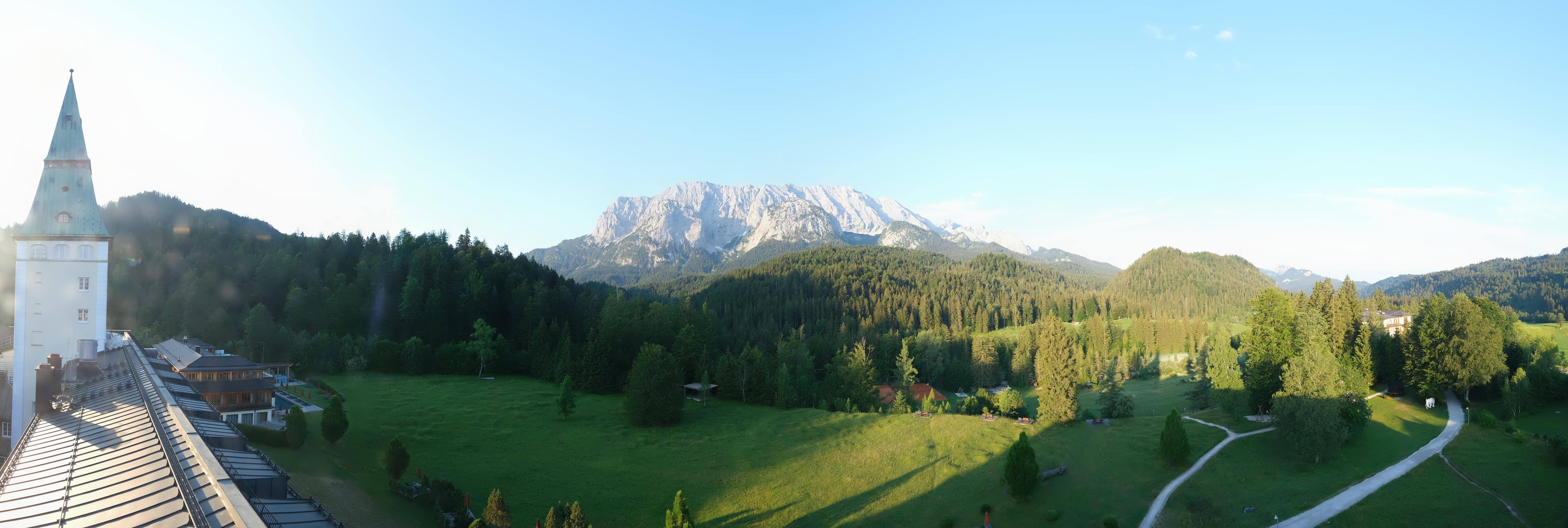 Archiv Foto Webcam Garmisch-Partenkirchen: Schloss Elmau