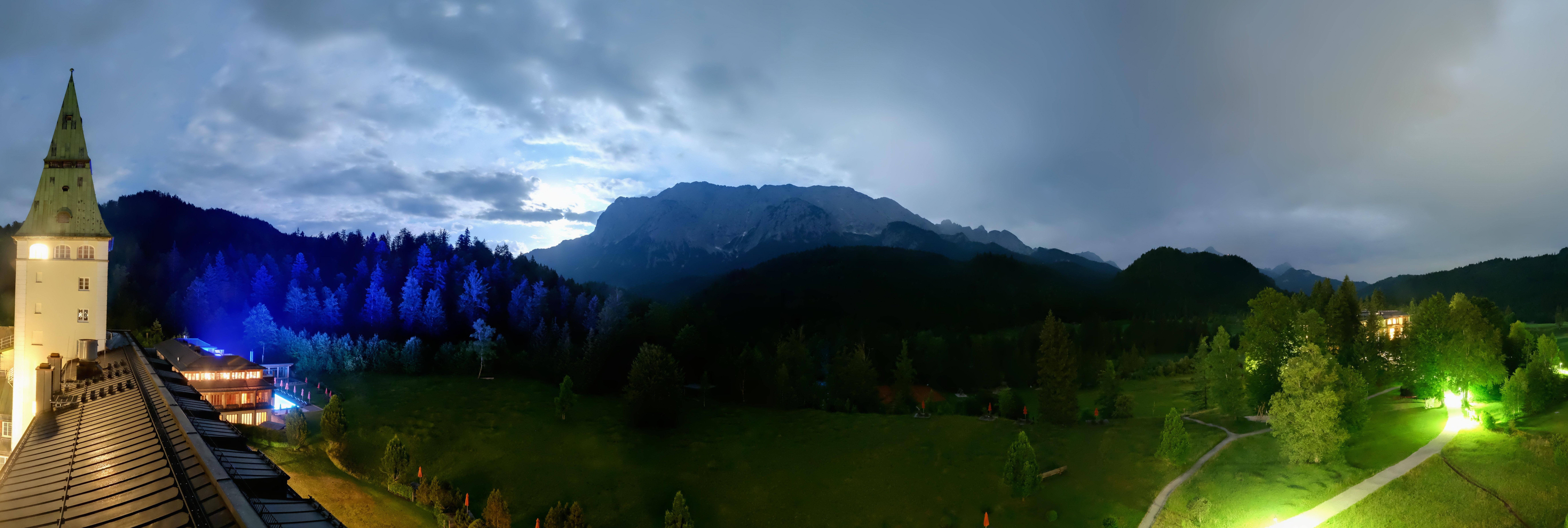 Archiv Foto Webcam Garmisch-Partenkirchen: Schloss Elmau