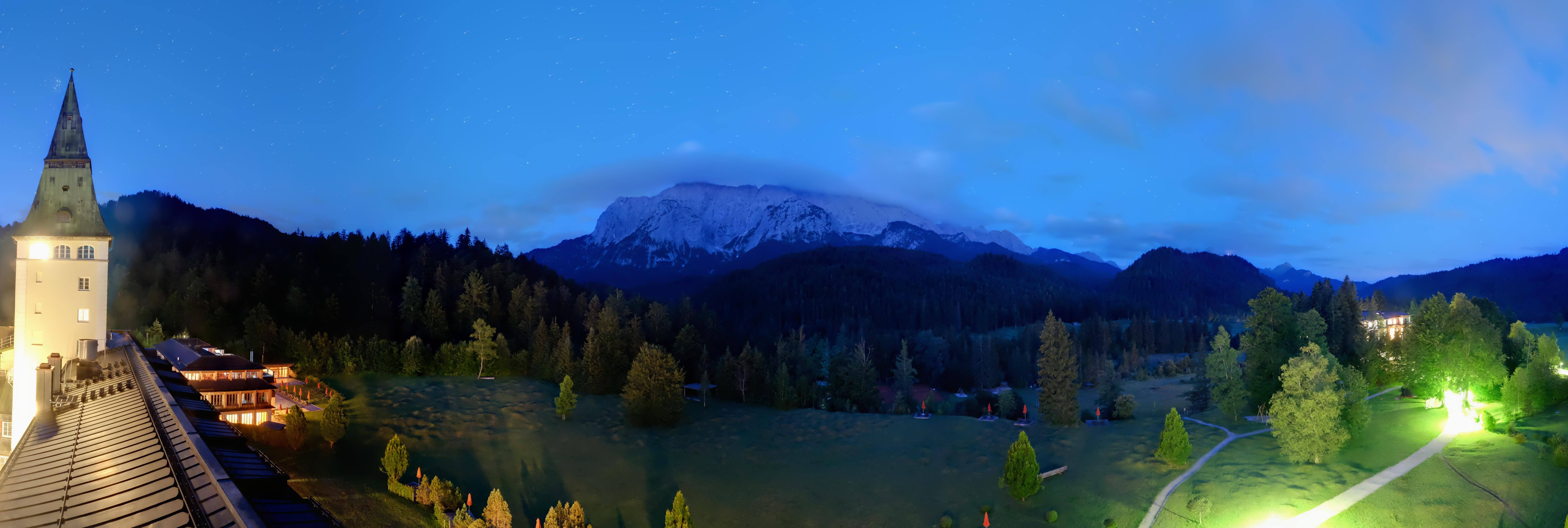 Archiv Foto Webcam Garmisch-Partenkirchen: Schloss Elmau