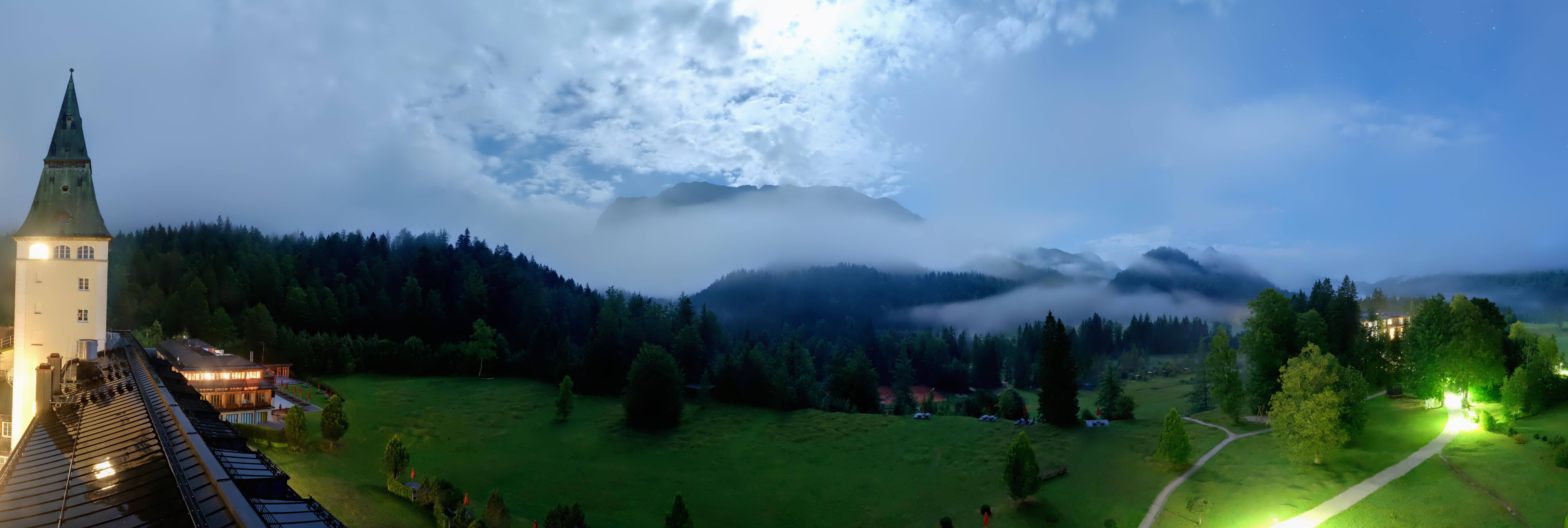 Archiv Foto Webcam Garmisch-Partenkirchen: Schloss Elmau
