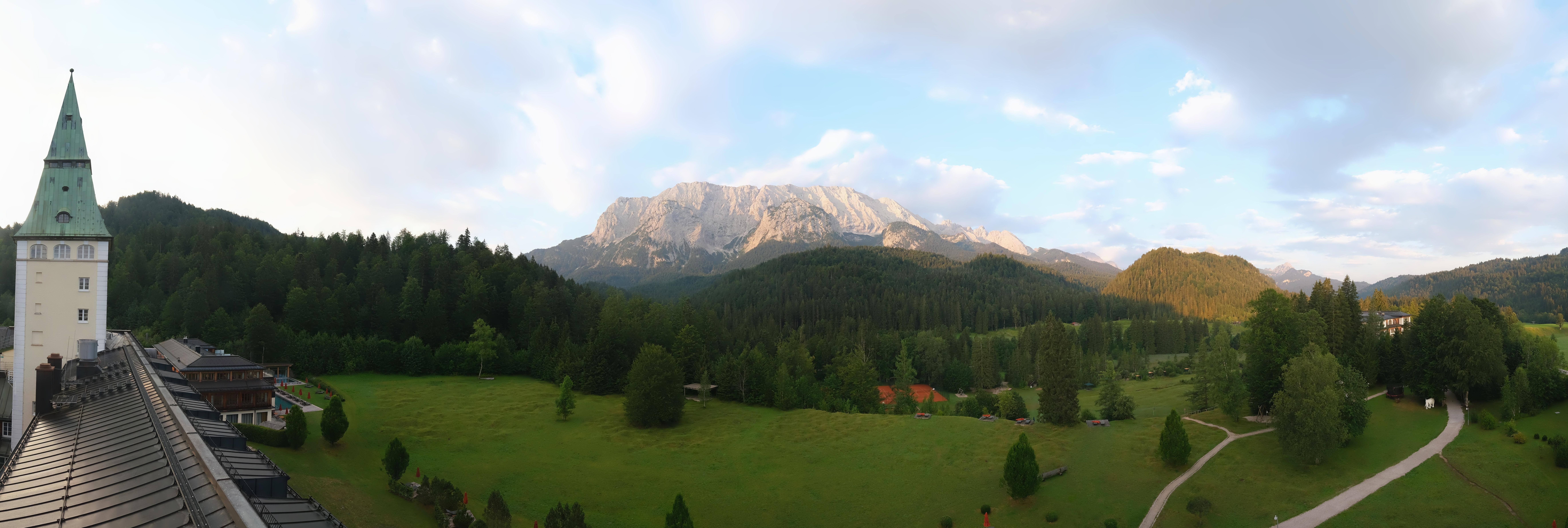 Archiv Foto Webcam Garmisch-Partenkirchen: Schloss Elmau