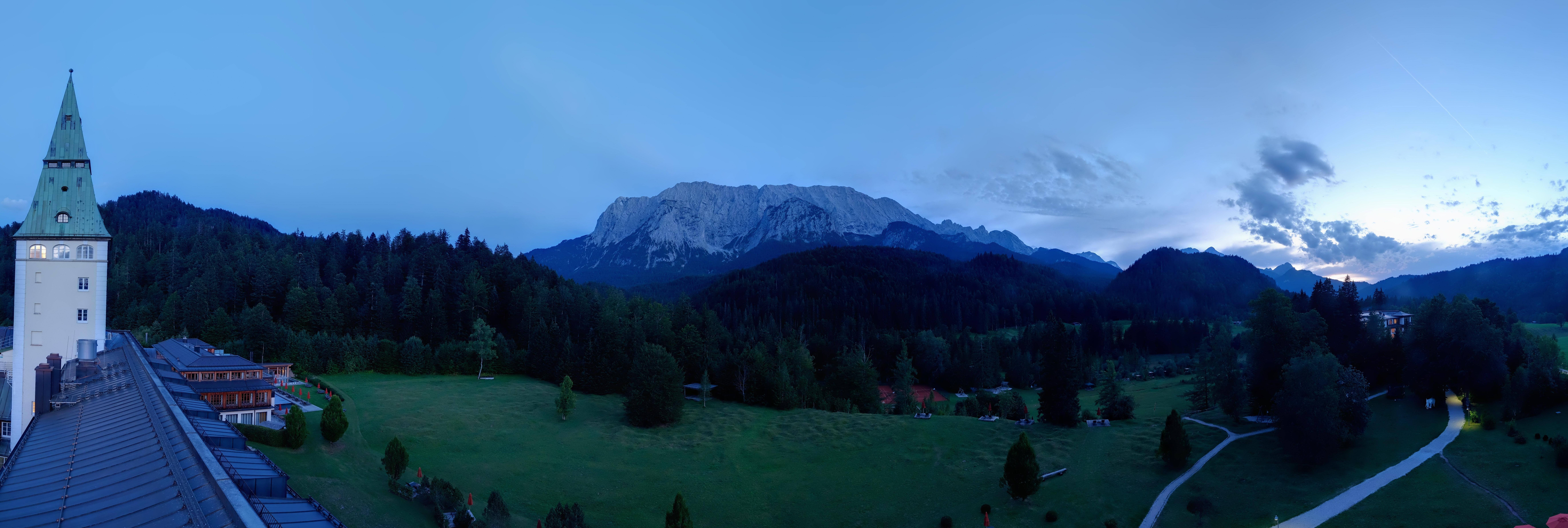 Archiv Foto Webcam Garmisch-Partenkirchen: Schloss Elmau