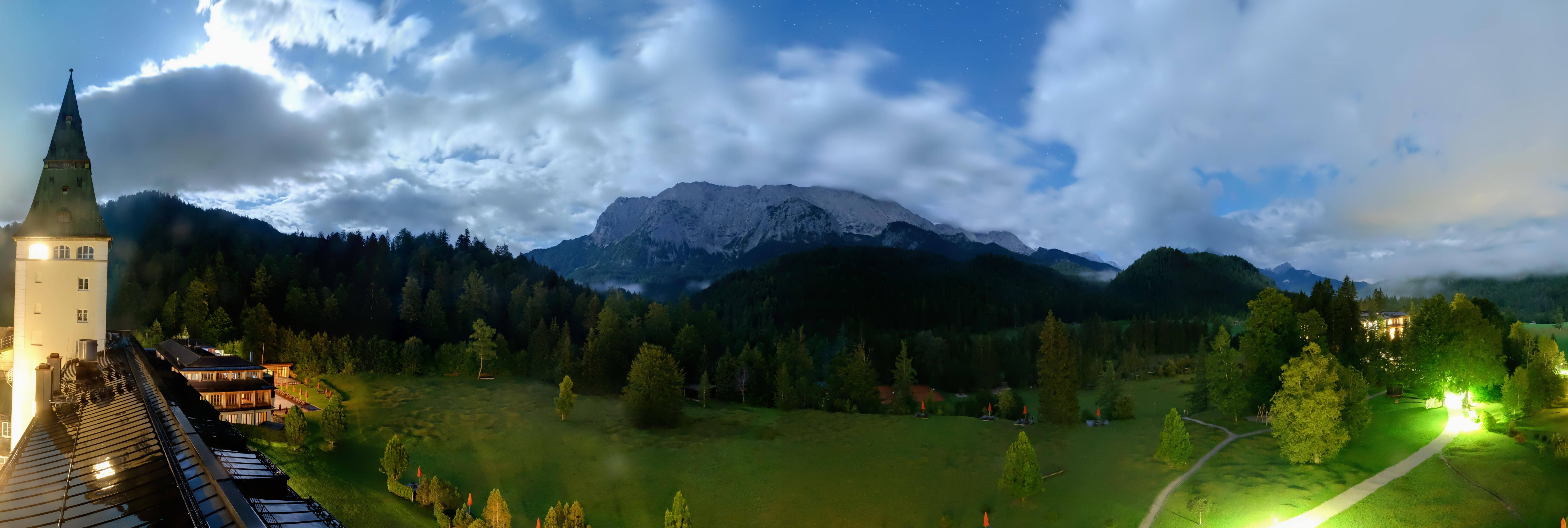 Archiv Foto Webcam Garmisch-Partenkirchen: Schloss Elmau