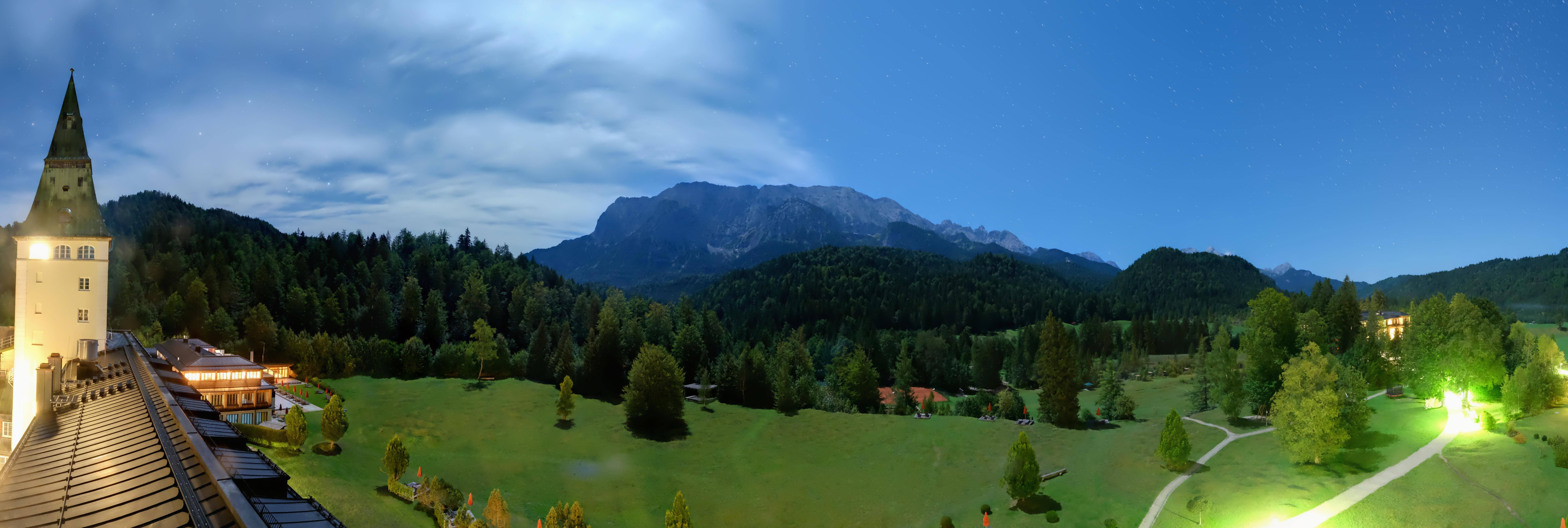 Archiv Foto Webcam Garmisch-Partenkirchen: Schloss Elmau