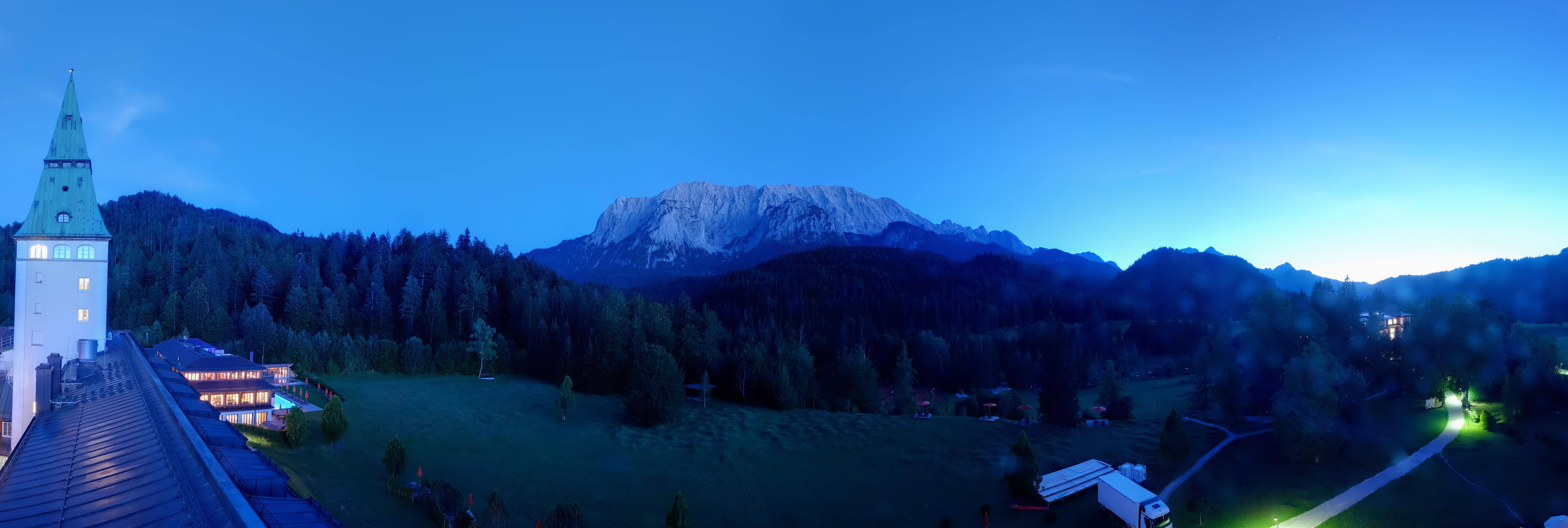 Archiv Foto Webcam Garmisch-Partenkirchen: Schloss Elmau