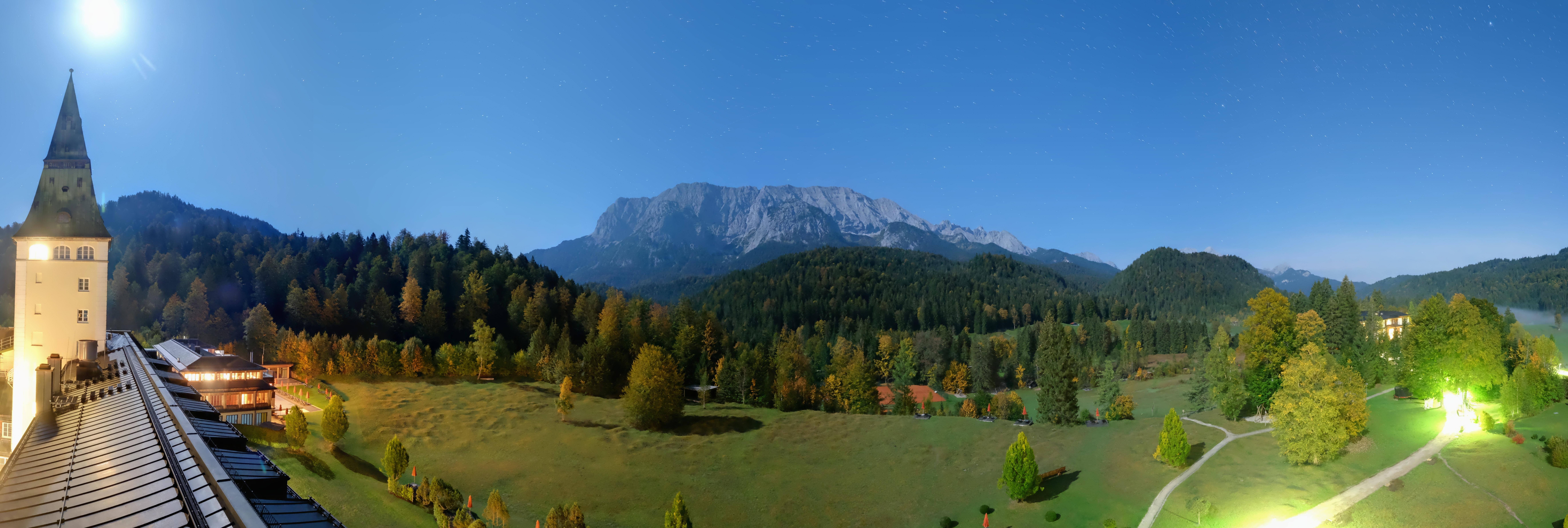 Archiv Foto Webcam Garmisch-Partenkirchen: Schloss Elmau