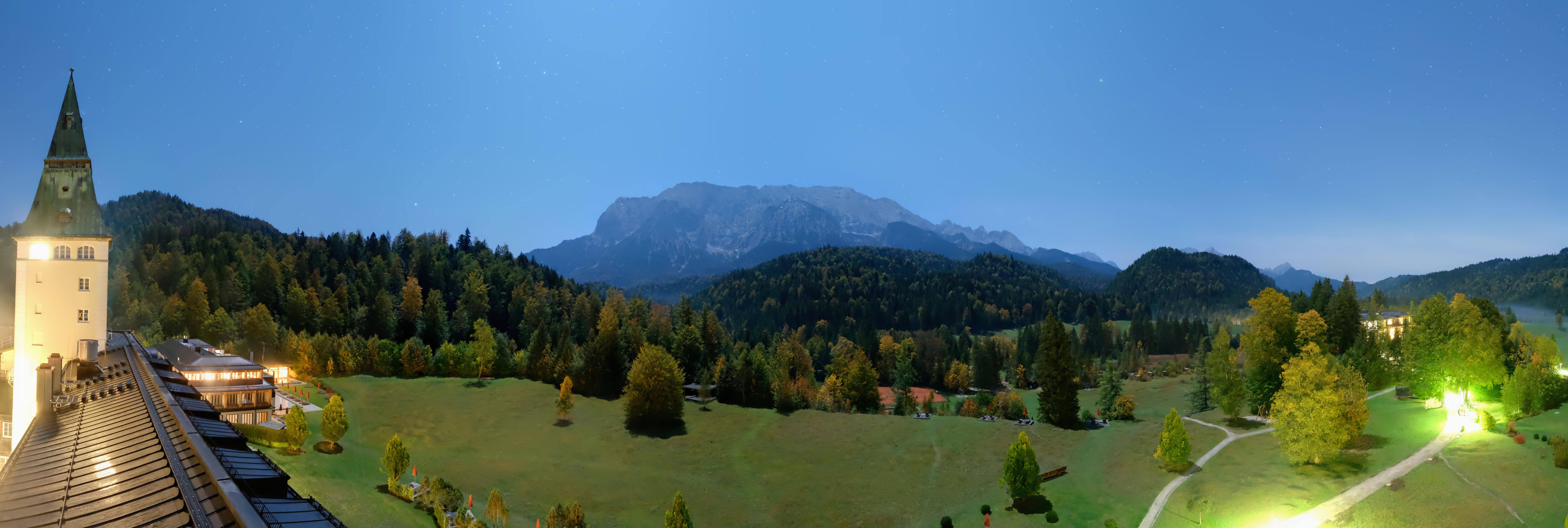 Archiv Foto Webcam Garmisch-Partenkirchen: Schloss Elmau