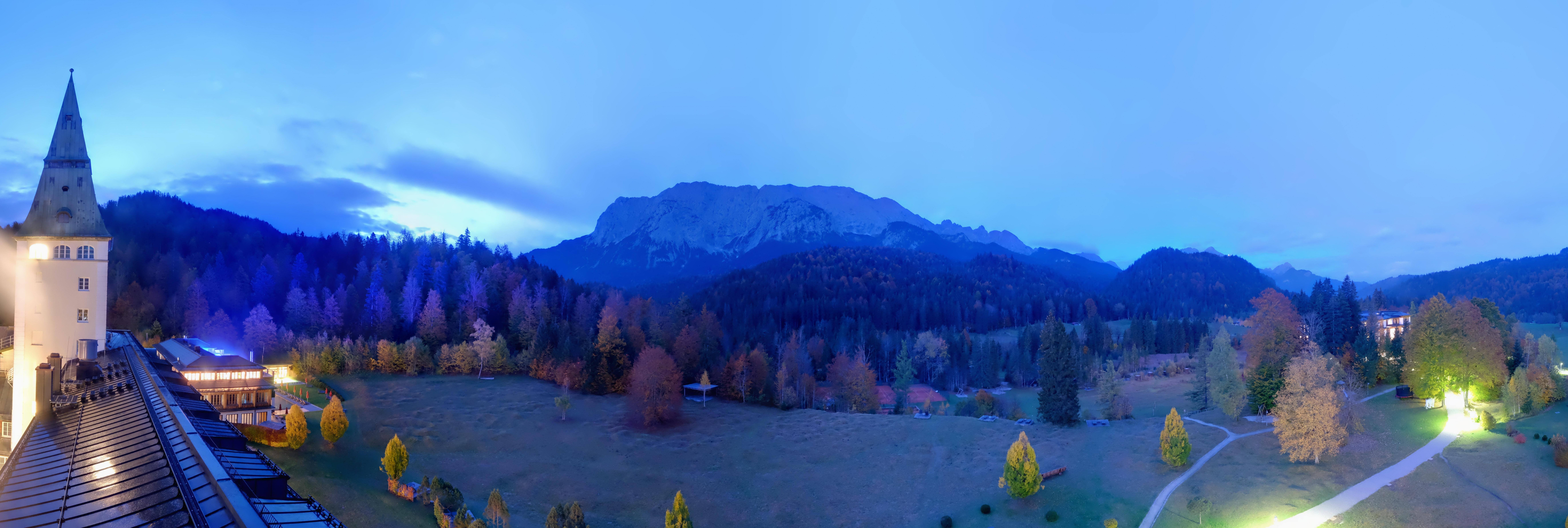 Archiv Foto Webcam Garmisch-Partenkirchen: Schloss Elmau