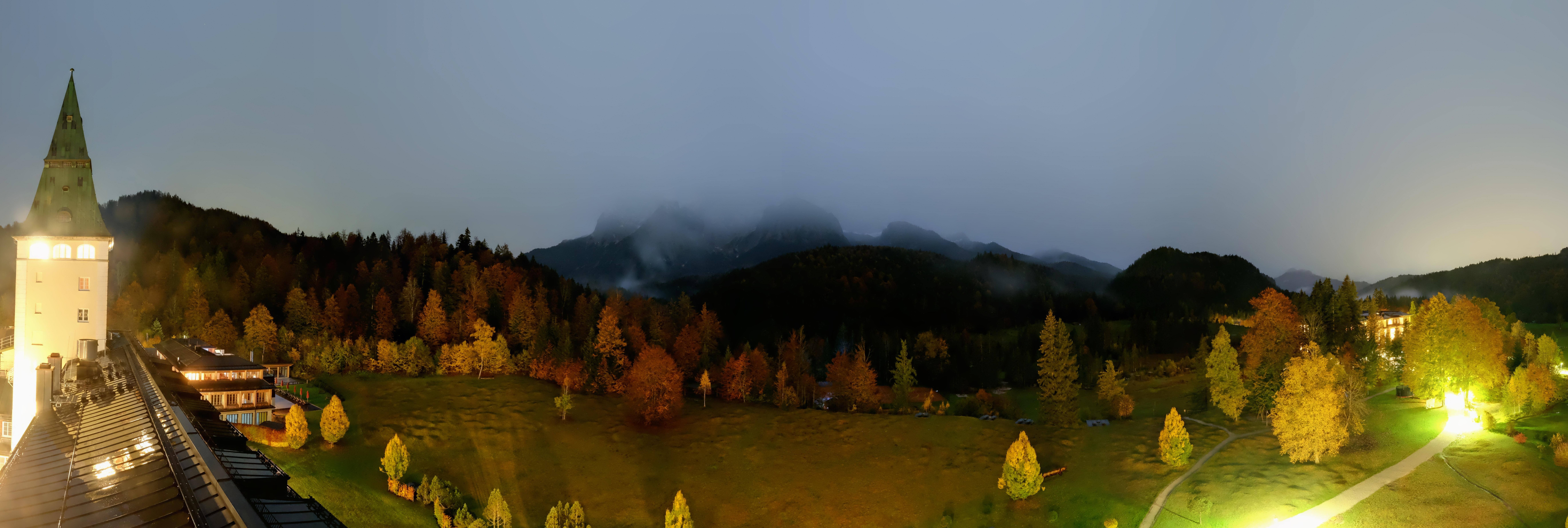Archiv Foto Webcam Garmisch-Partenkirchen: Schloss Elmau