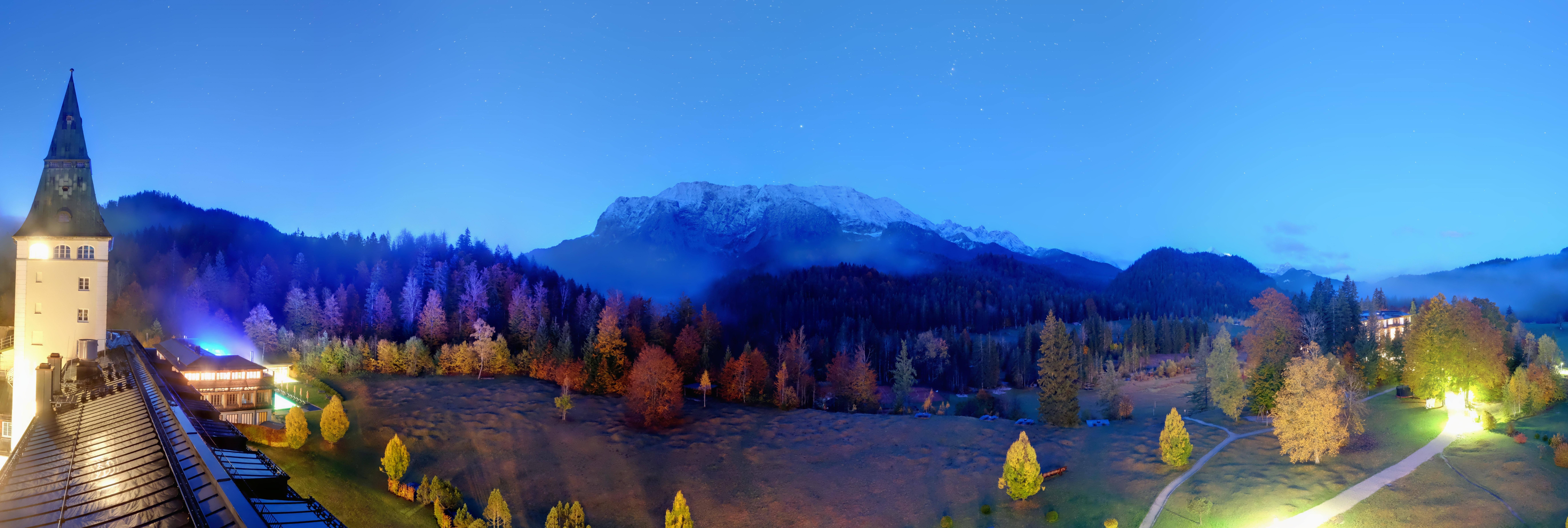 Archiv Foto Webcam Garmisch-Partenkirchen: Schloss Elmau